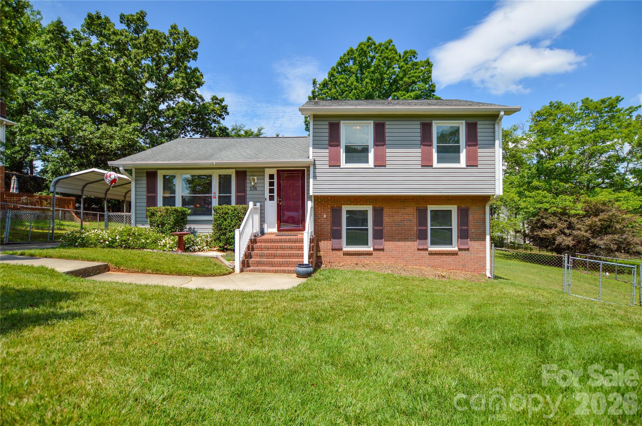 518 Vinecrest Drive — Matthews