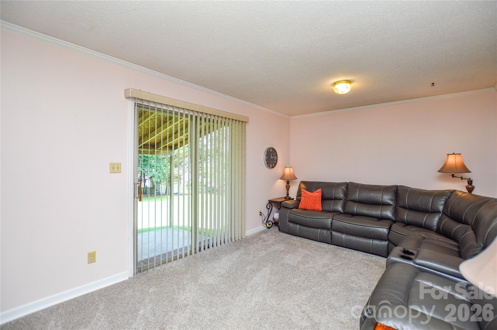 518 Vinecrest Drive — Matthews