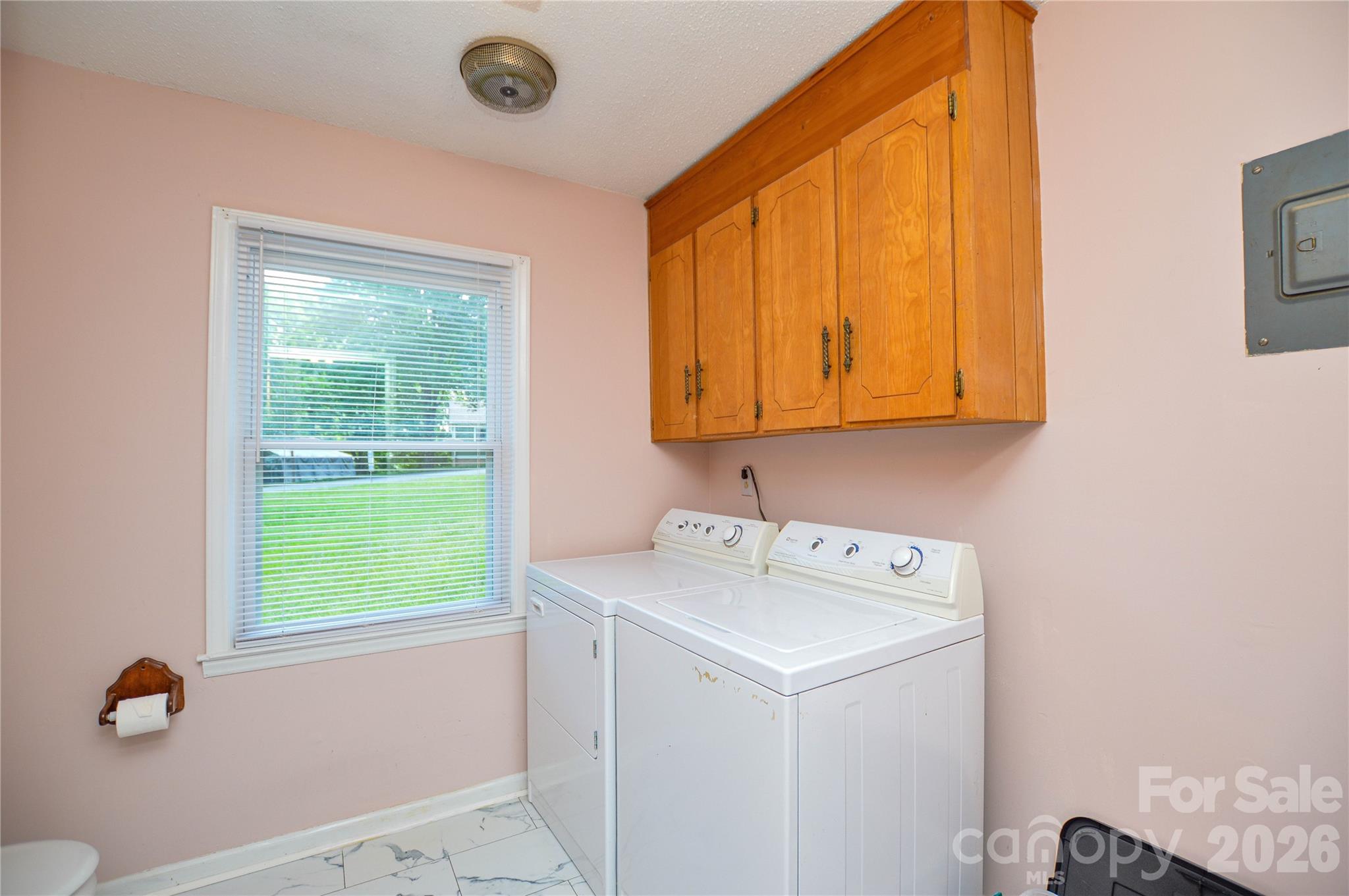 518 Vinecrest Drive — Matthews