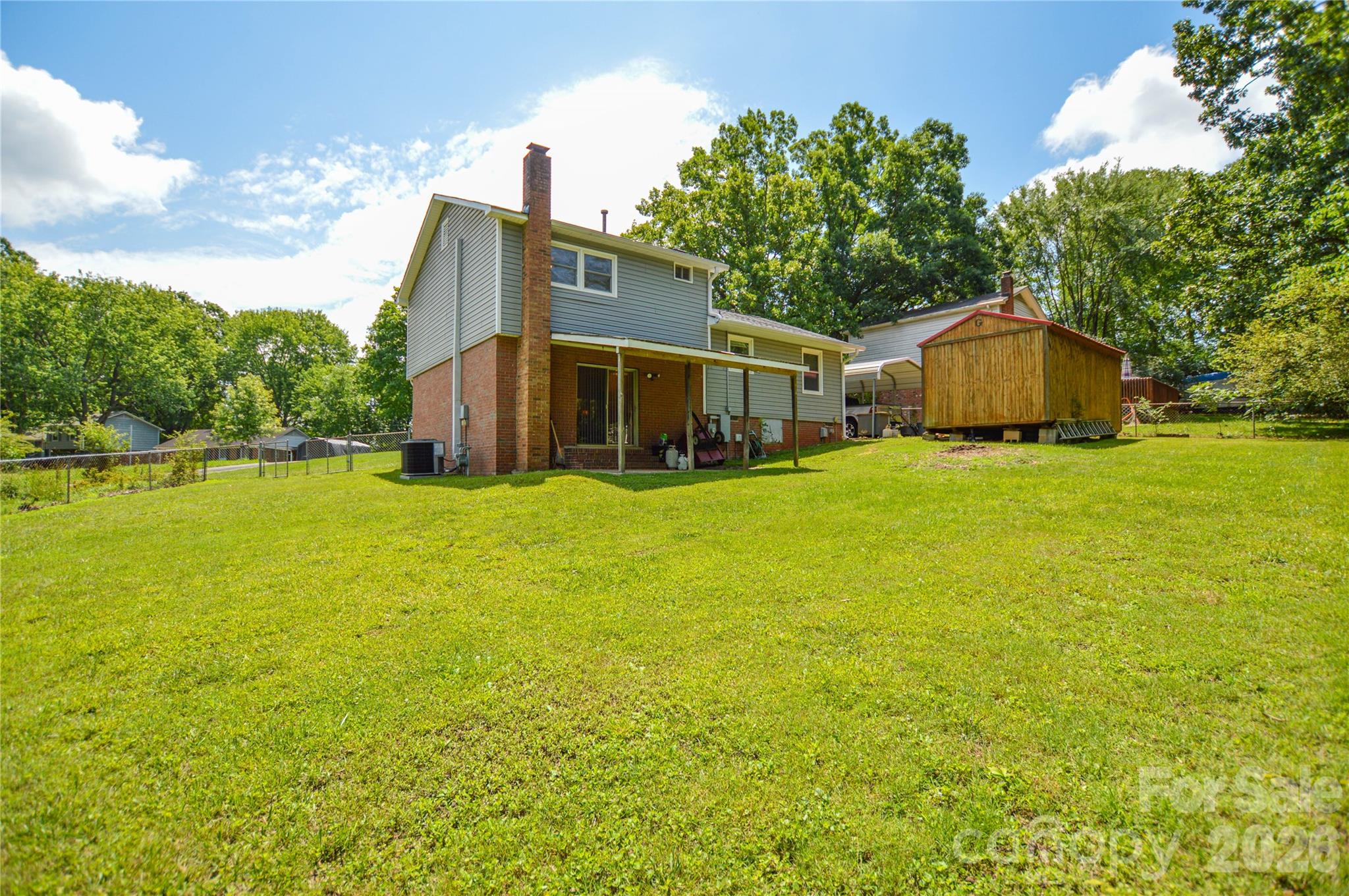 518 Vinecrest Drive — Matthews