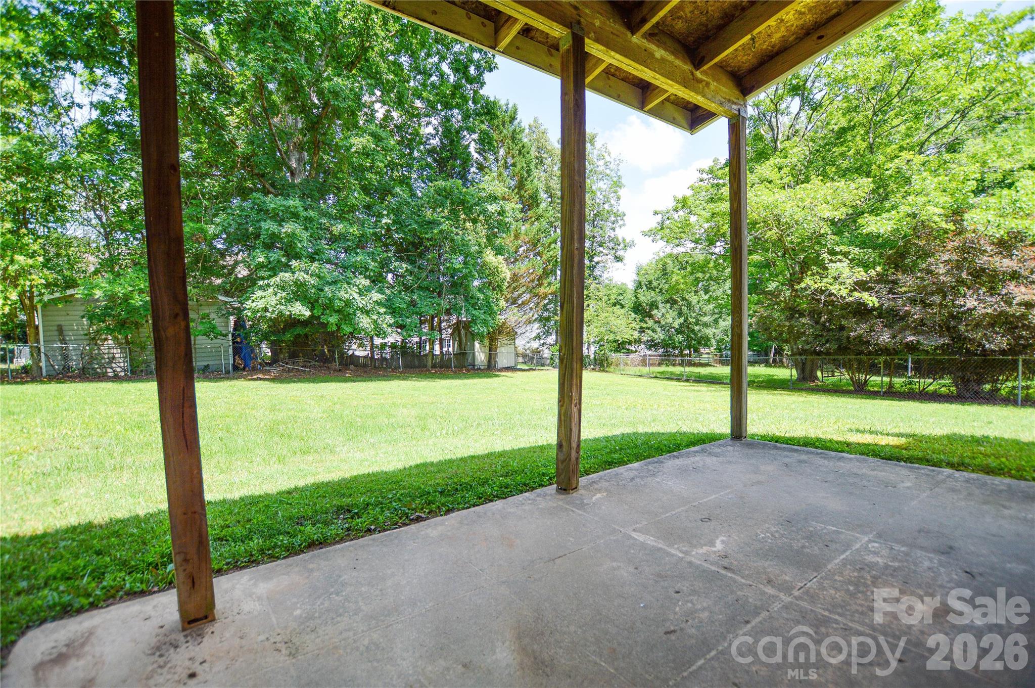 518 Vinecrest Drive — Matthews