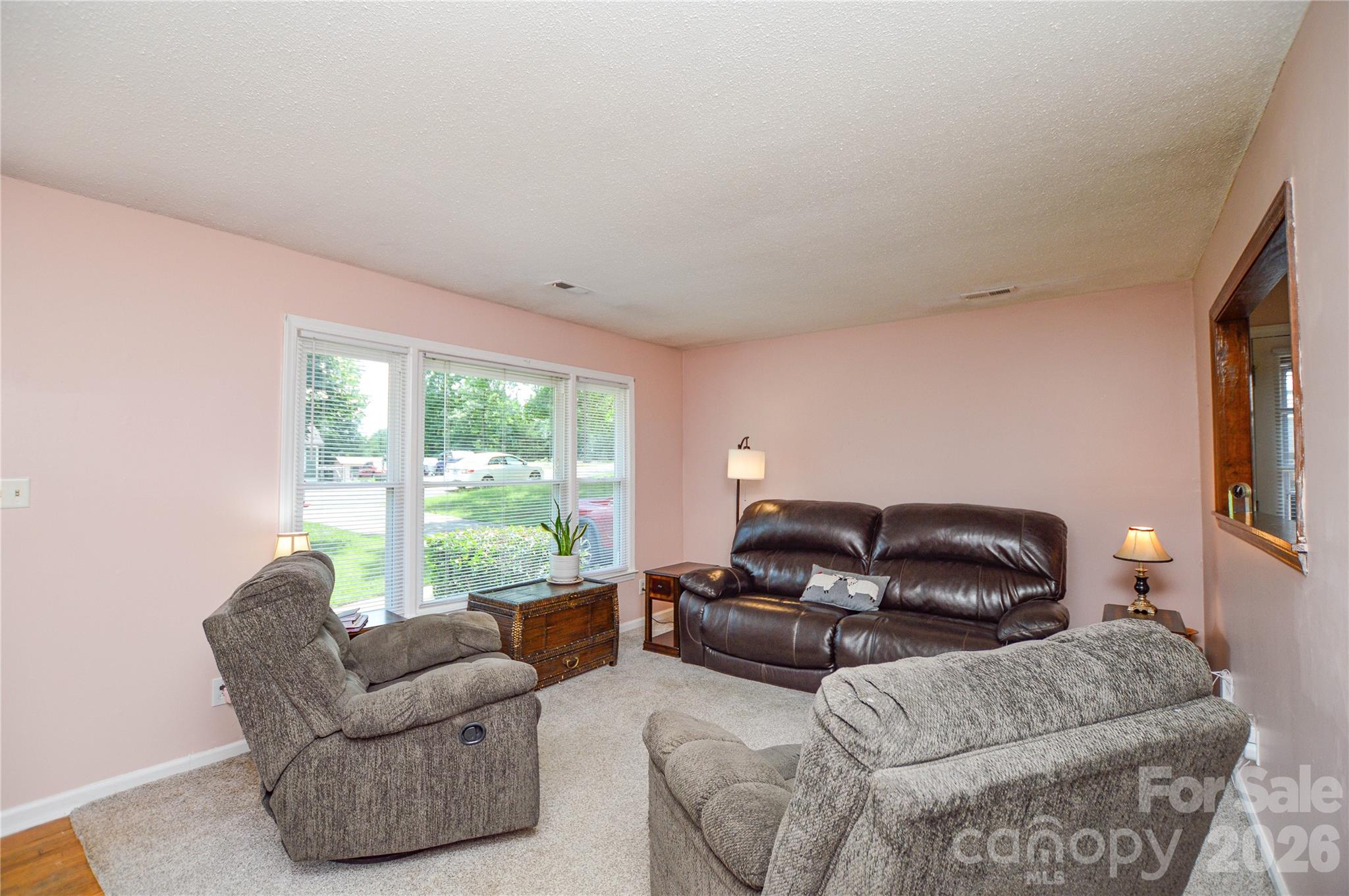 518 Vinecrest Drive — Matthews