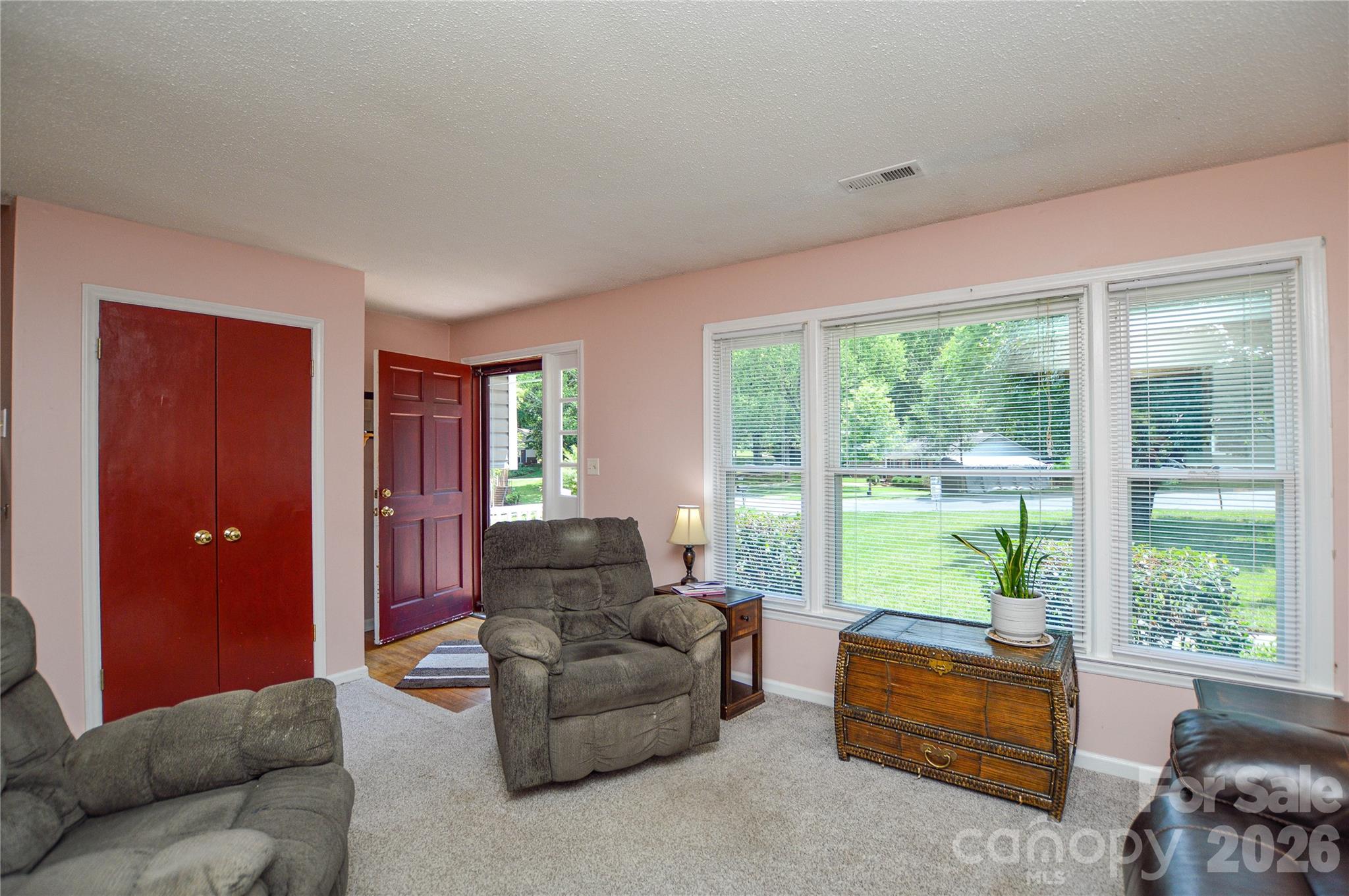 518 Vinecrest Drive — Matthews