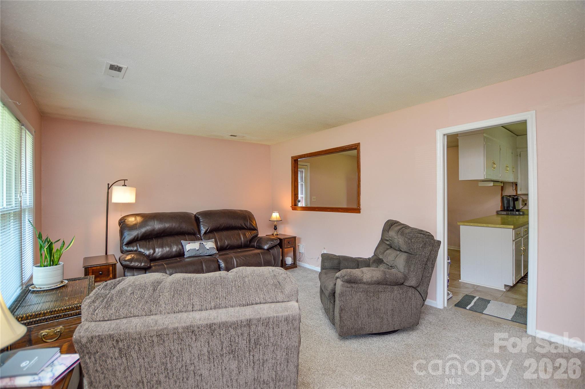 518 Vinecrest Drive — Matthews