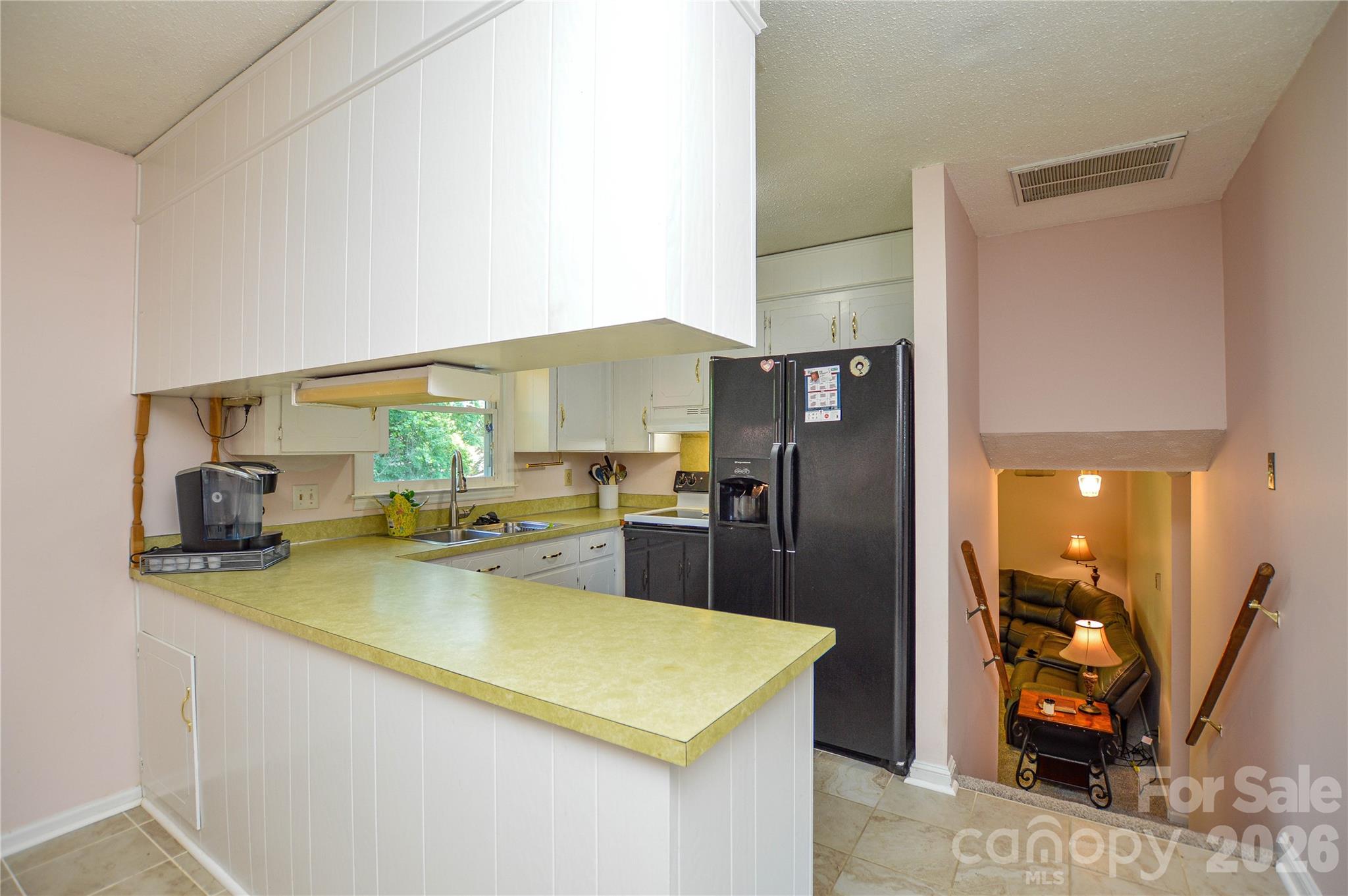518 Vinecrest Drive — Matthews