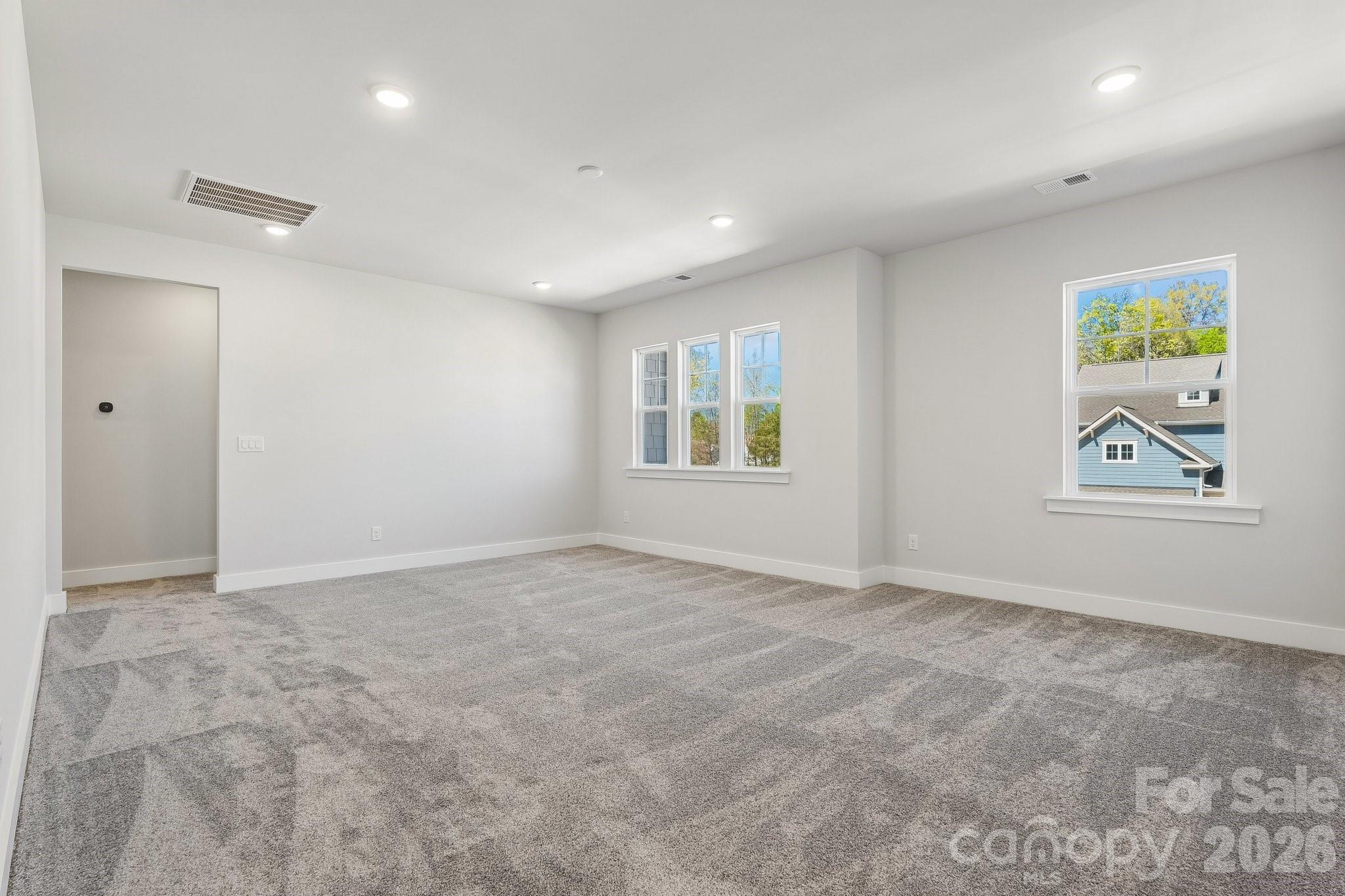 208 E Warfield Drive — Mooresville