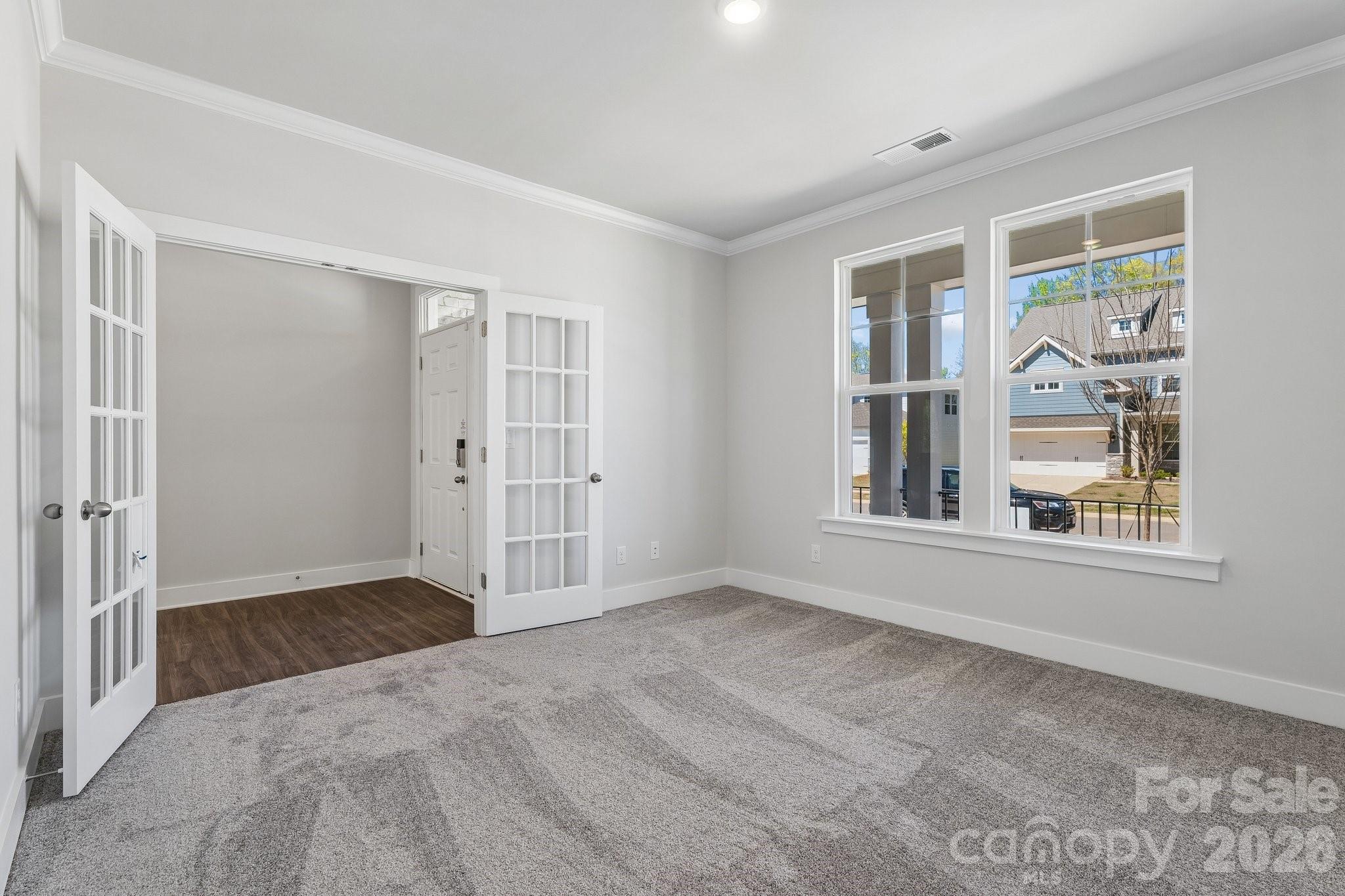 208 E Warfield Drive — Mooresville