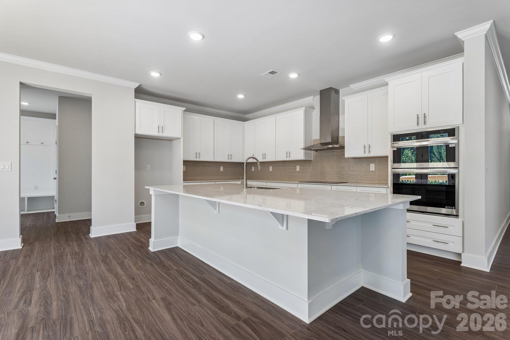 208 E Warfield Drive — Mooresville