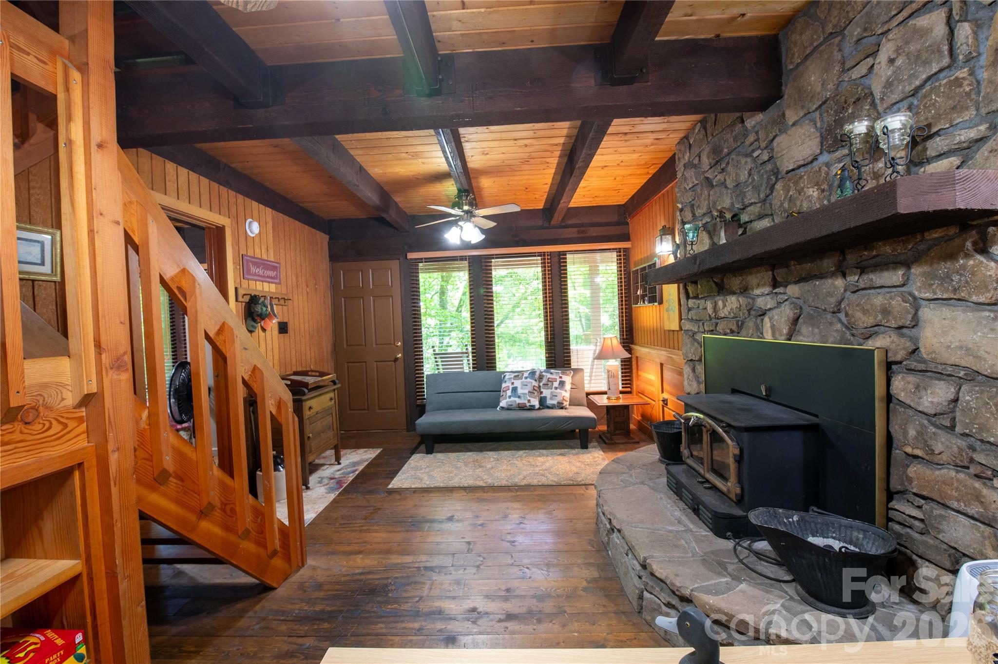 152 Middle Creek Cove — Burnsville
