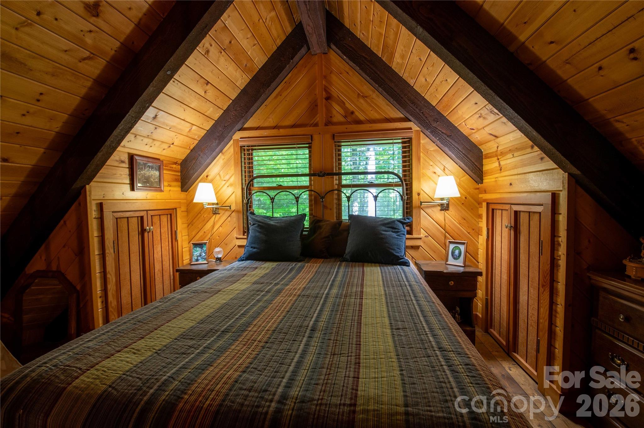 152 Middle Creek Cove — Burnsville
