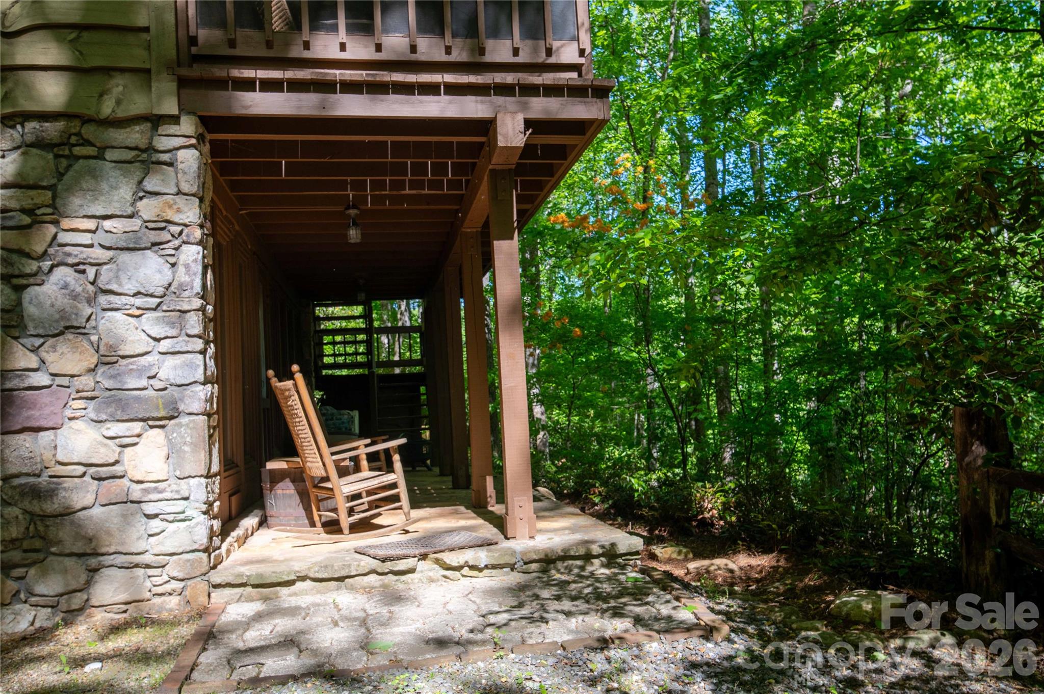 152 Middle Creek Cove — Burnsville