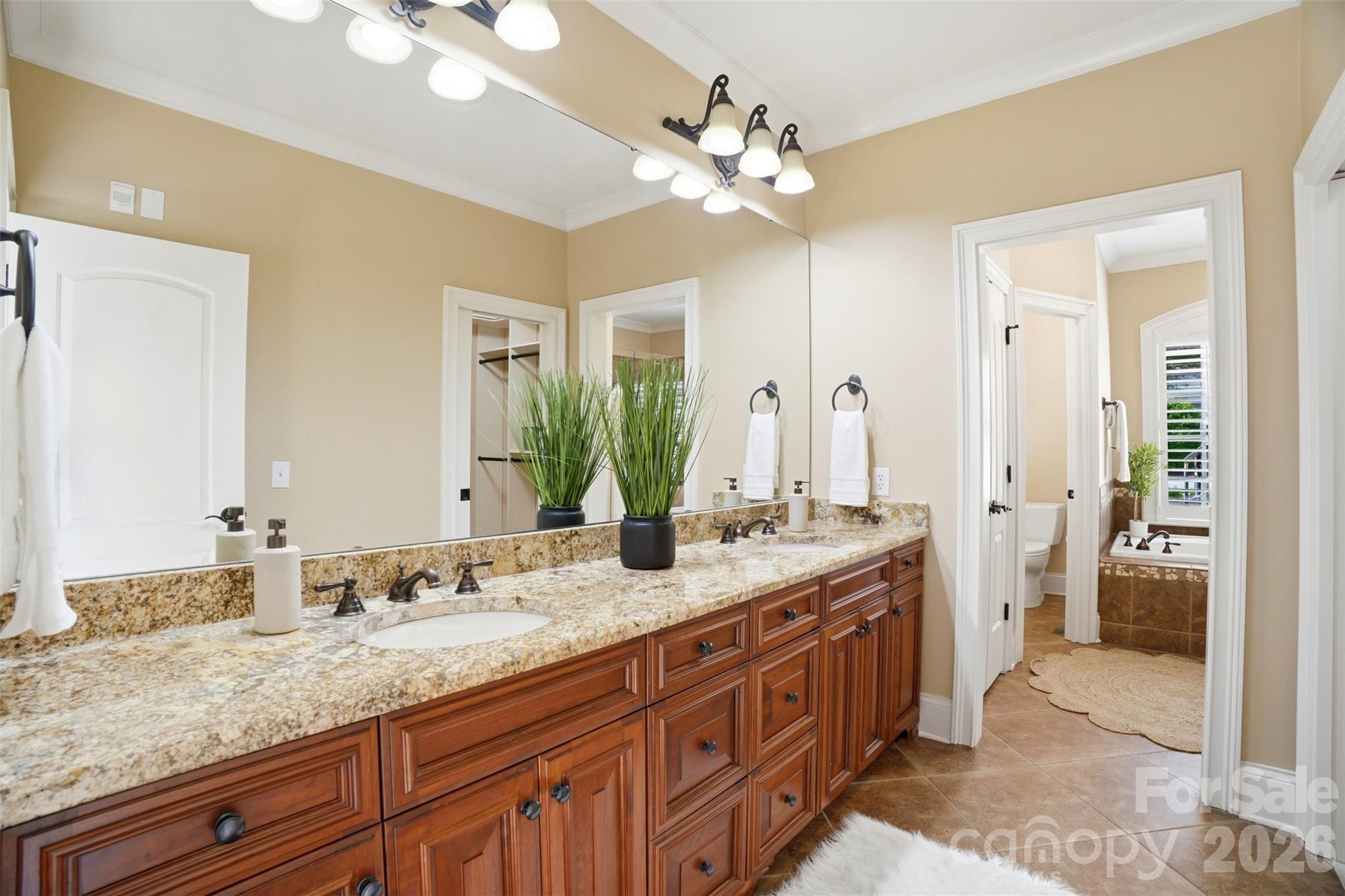 1405 Elmsford Lane — Matthews