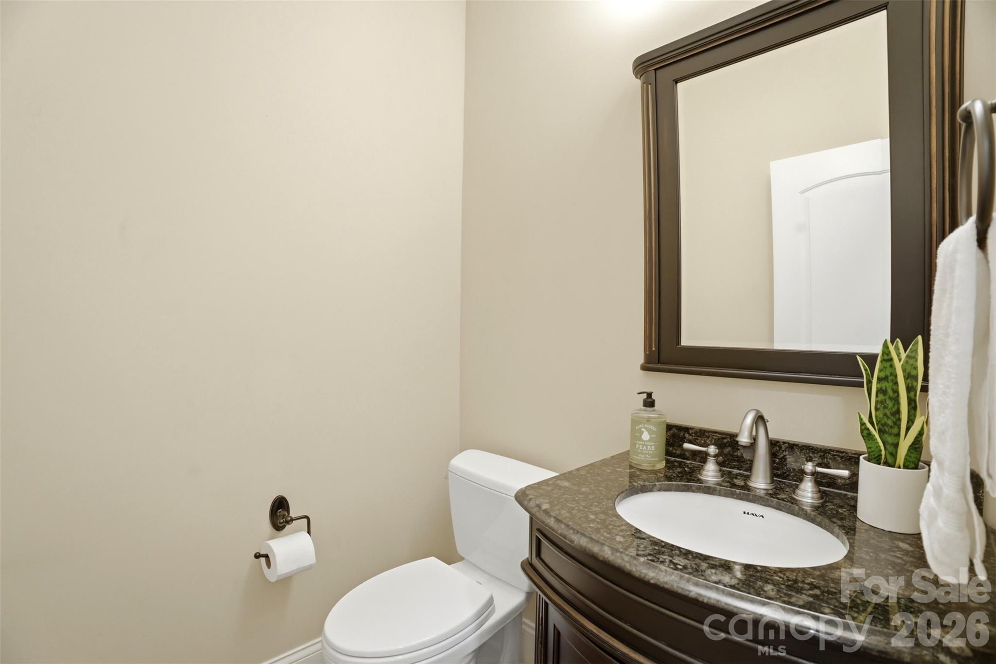 1405 Elmsford Lane — Matthews