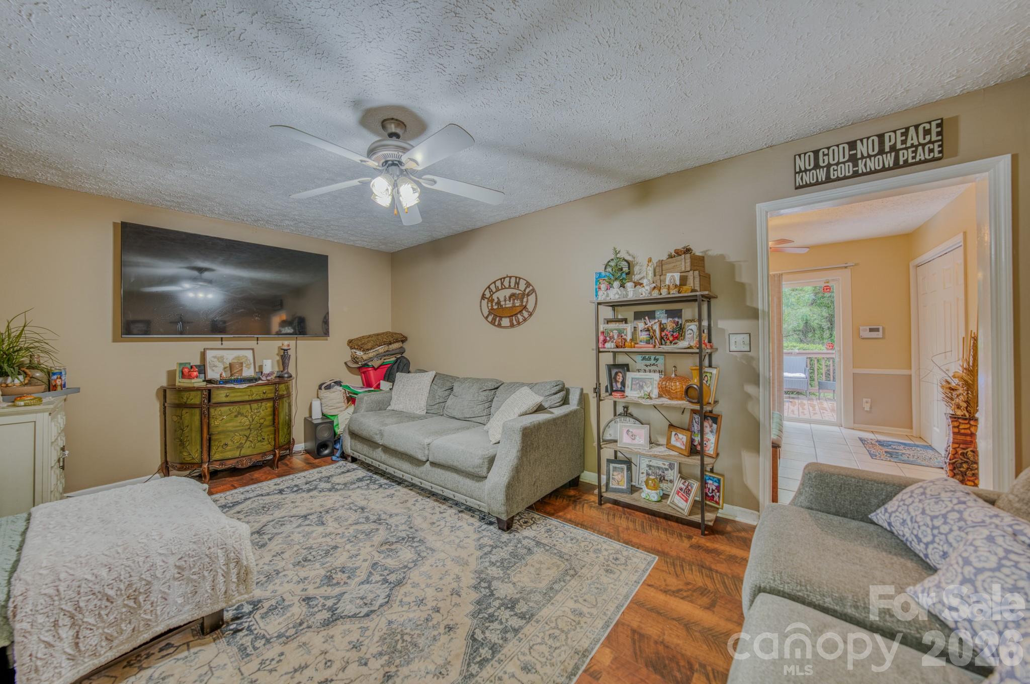 112 Amelia Drive — Hendersonville