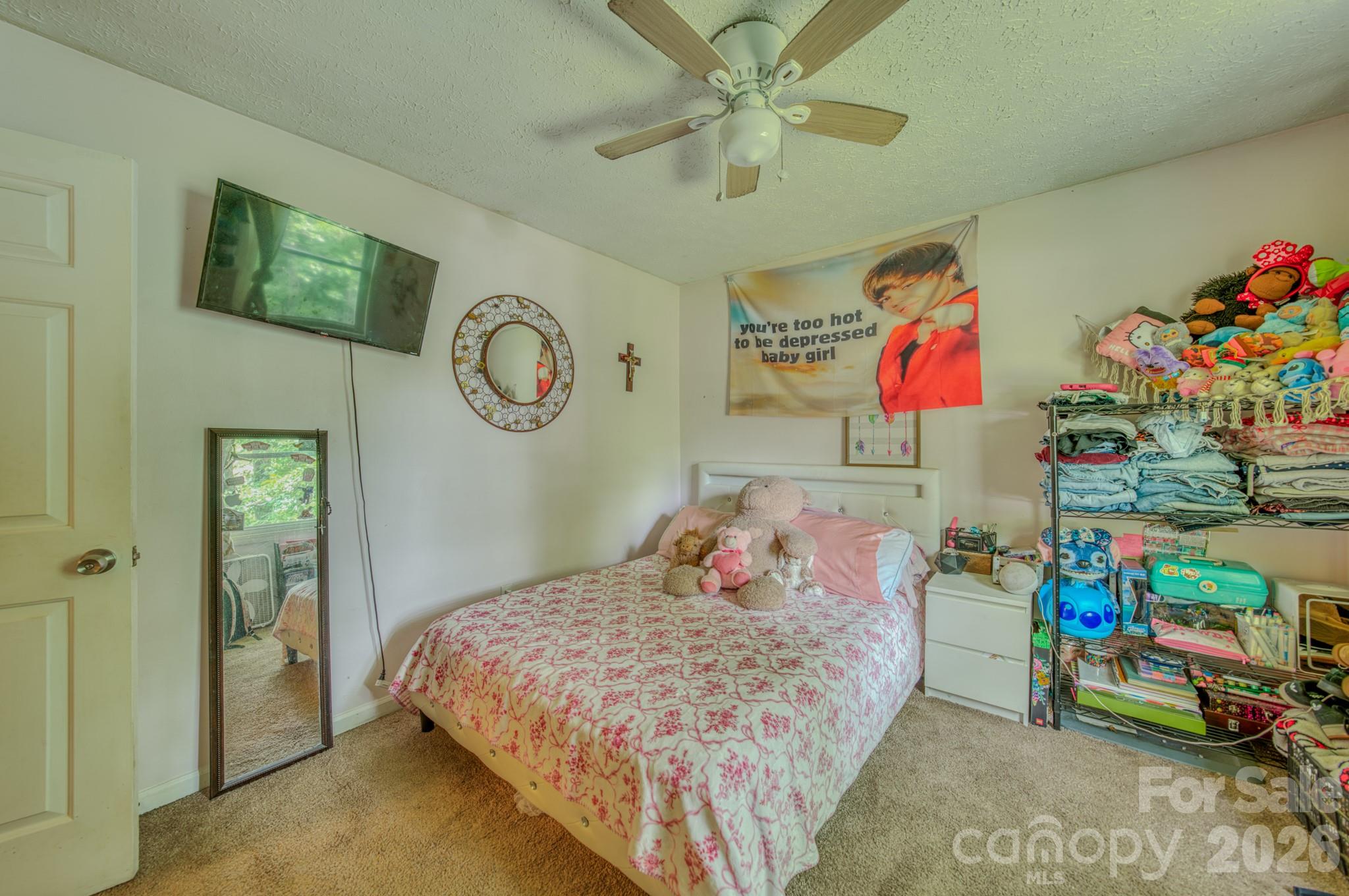 112 Amelia Drive — Hendersonville