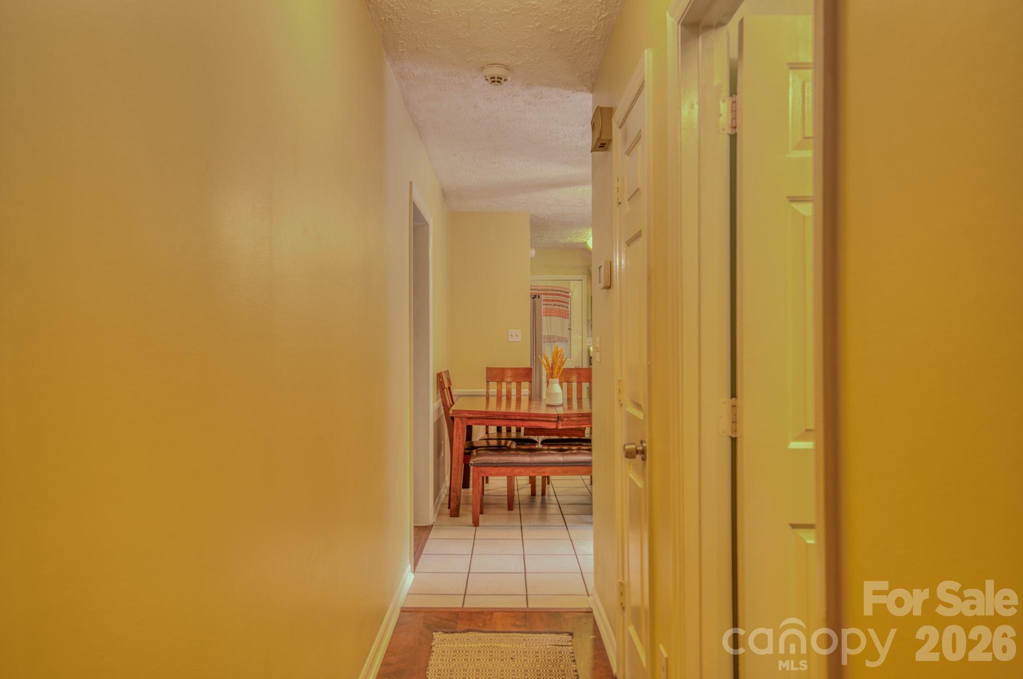 112 Amelia Drive — Hendersonville