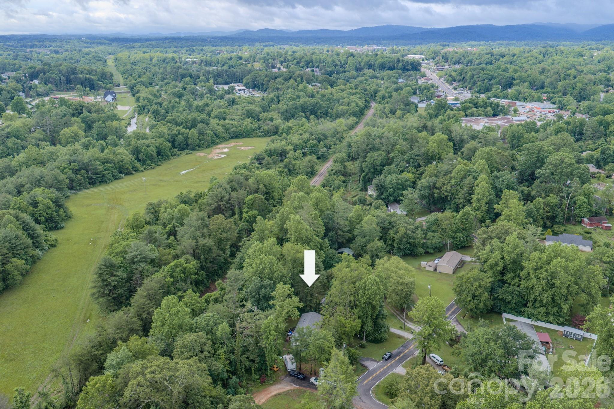 112 Amelia Drive — Hendersonville