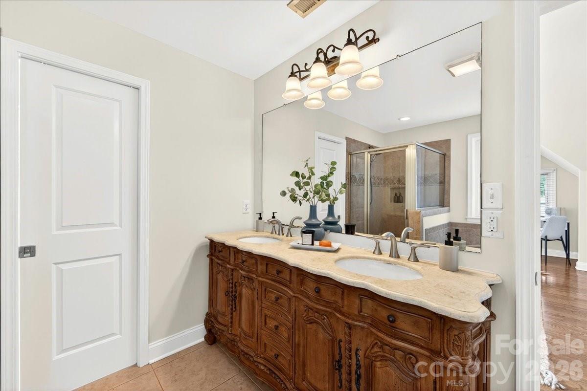 1333 Woodland Drive — Charlotte