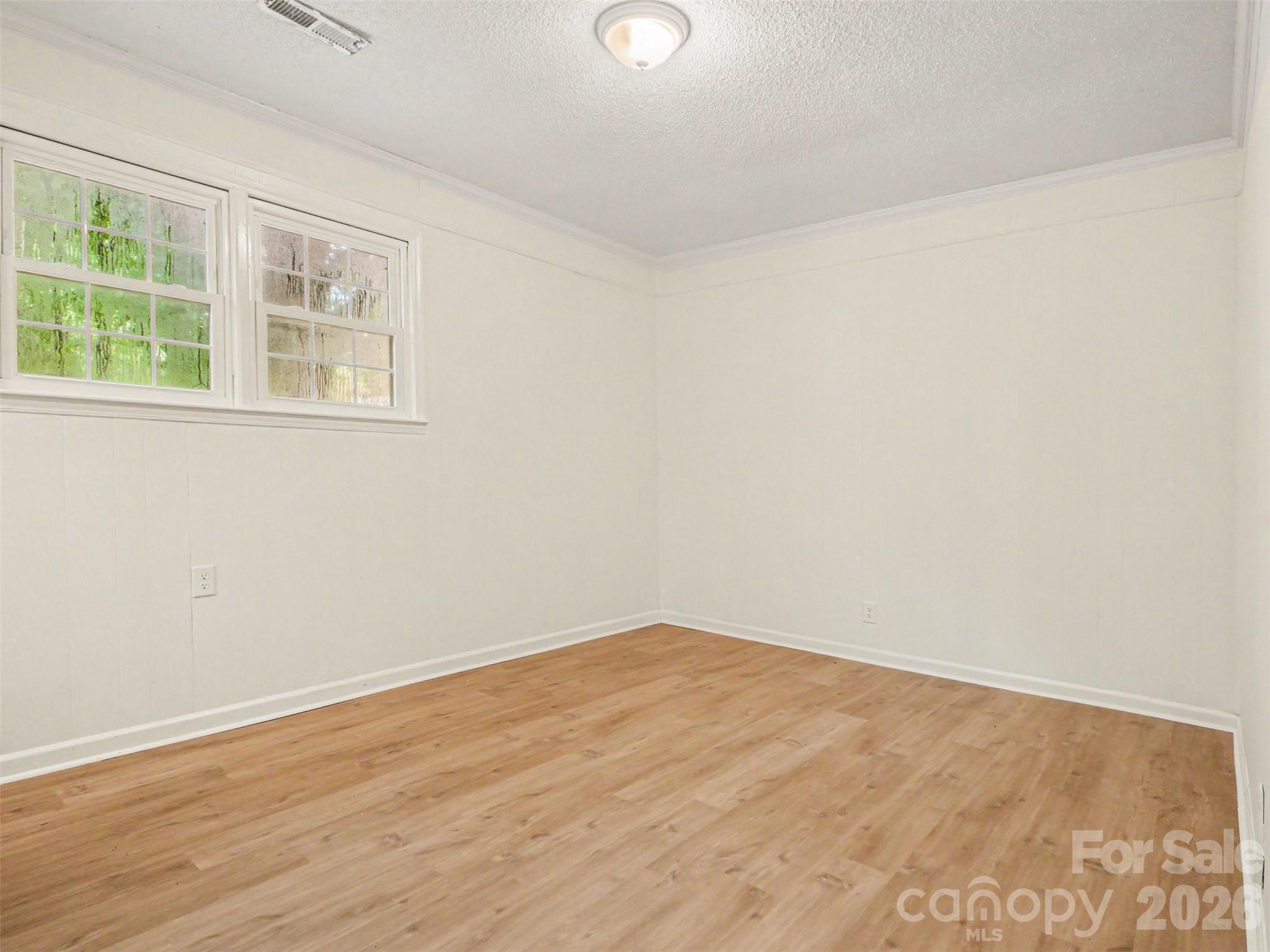 211 Lakeview Road — Cherryville