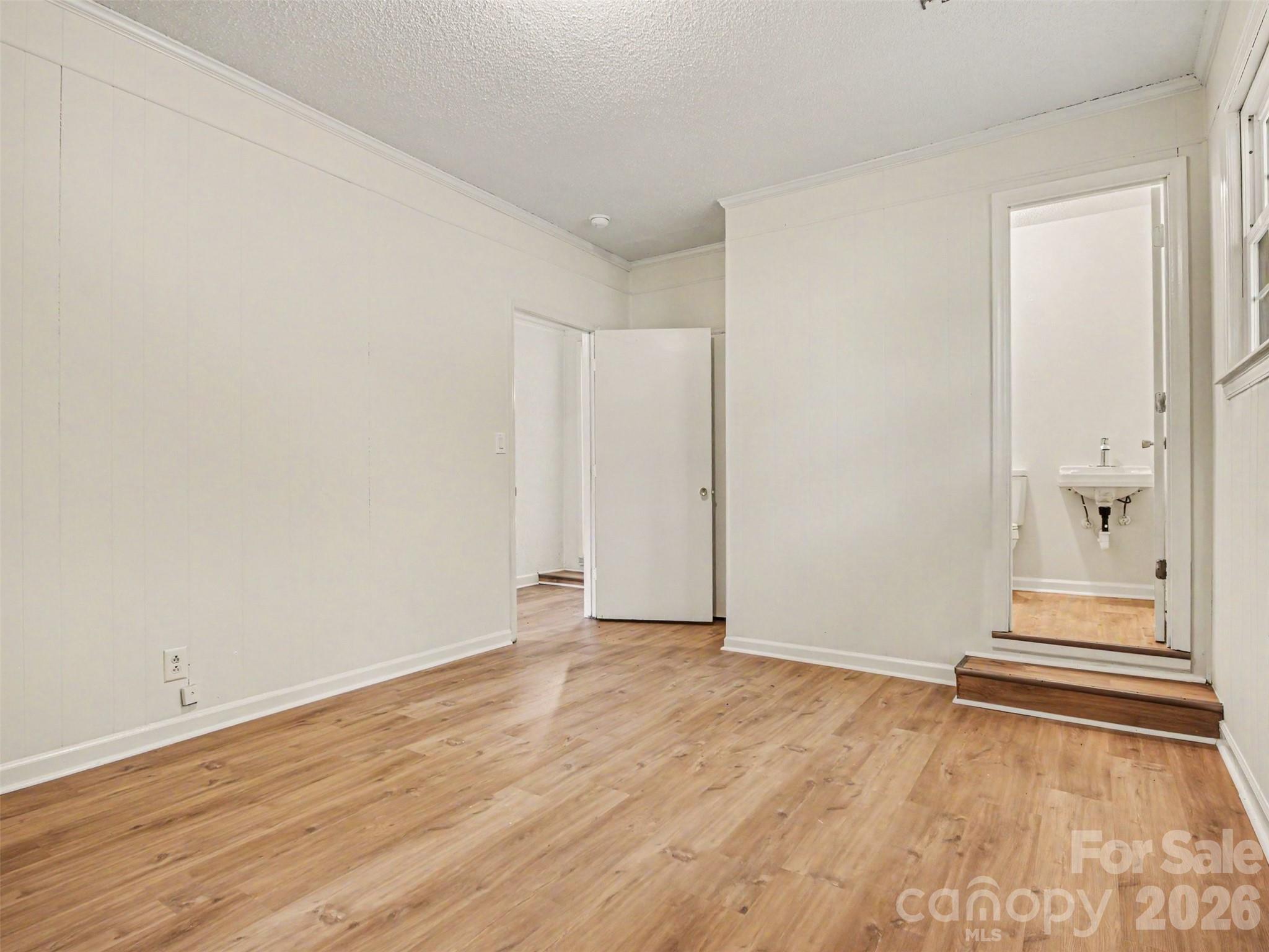 211 Lakeview Road — Cherryville