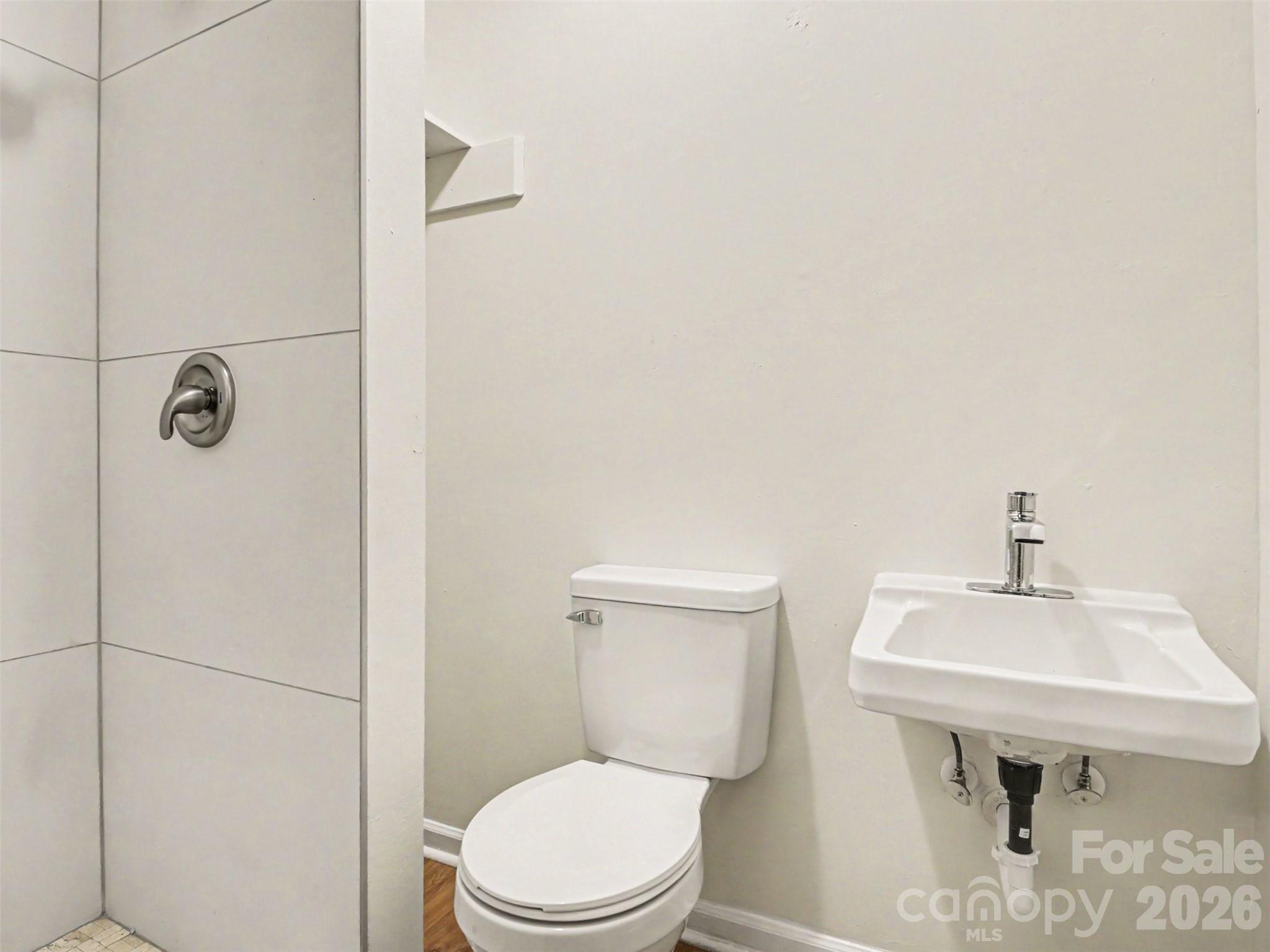211 Lakeview Road — Cherryville