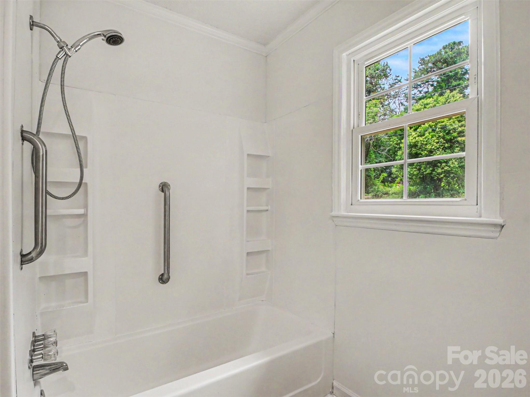 211 Lakeview Road — Cherryville