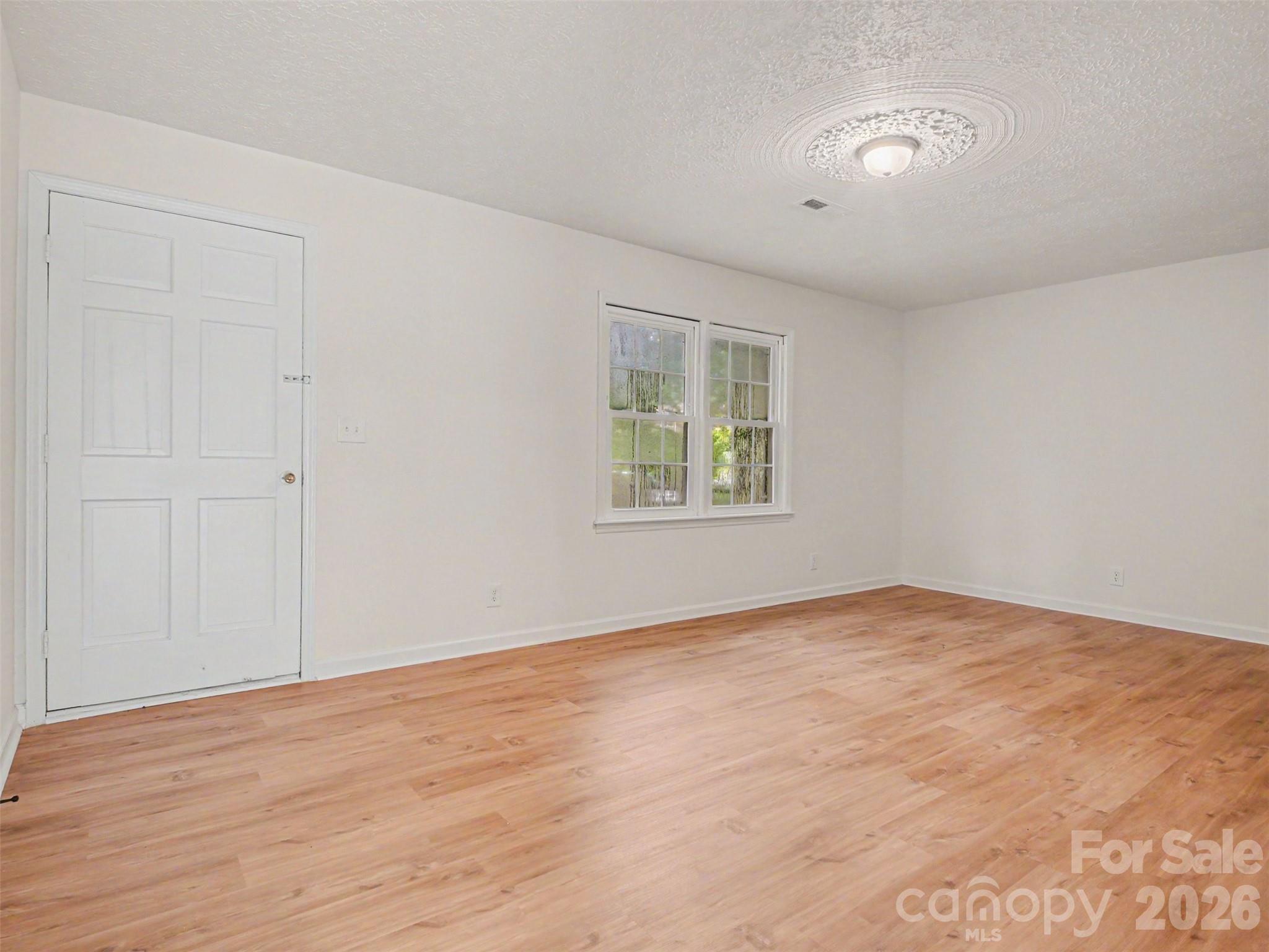 211 Lakeview Road — Cherryville