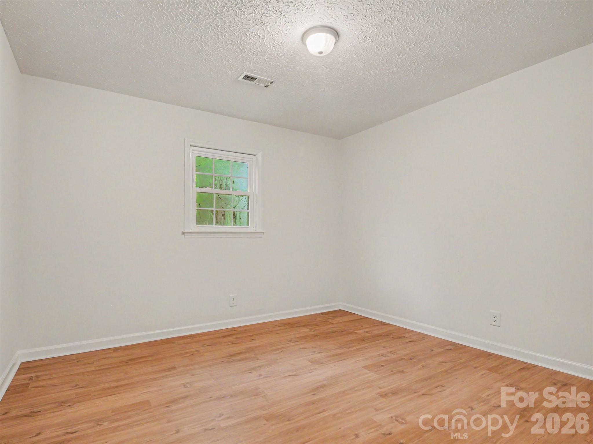 211 Lakeview Road — Cherryville