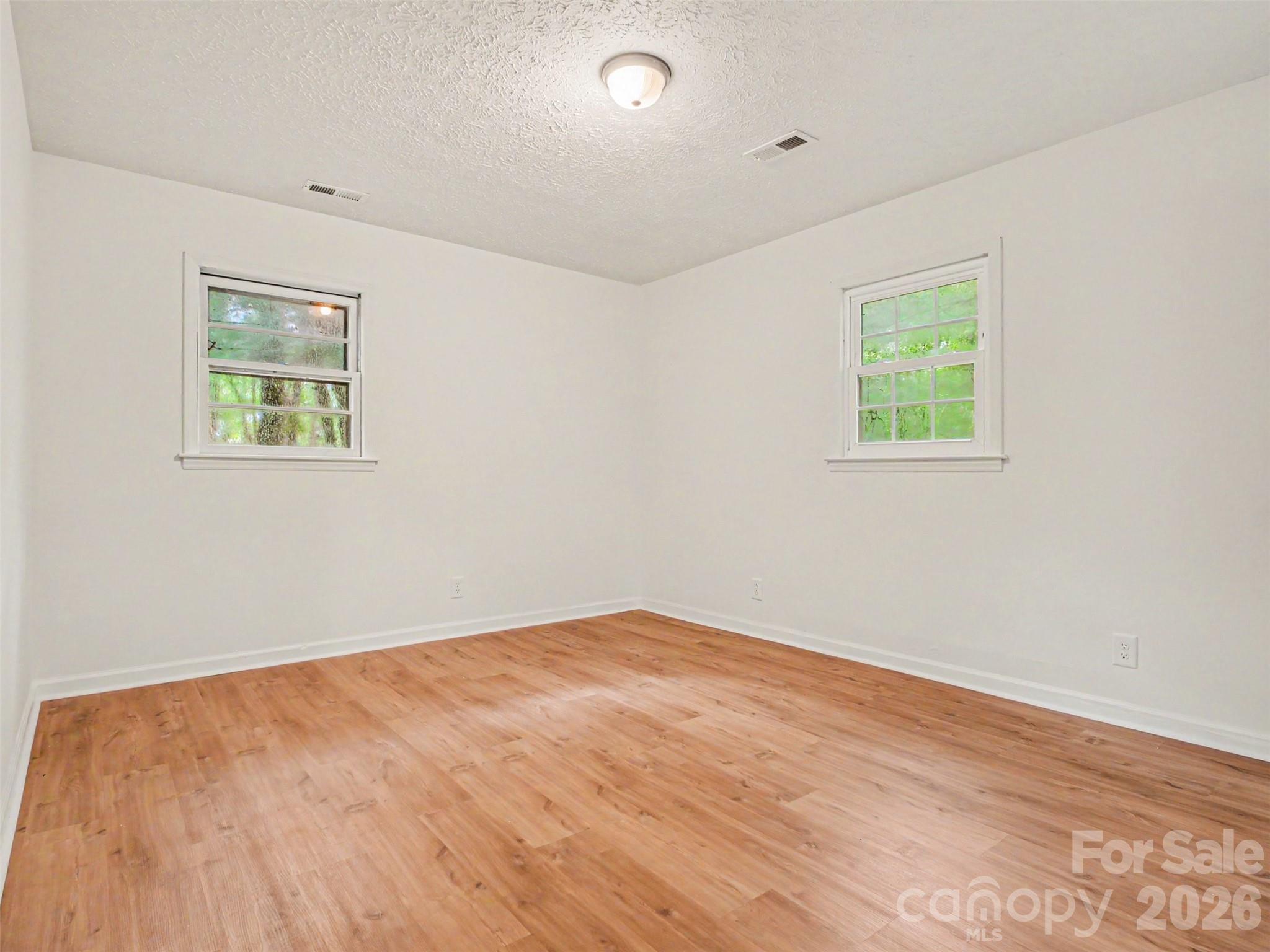211 Lakeview Road — Cherryville