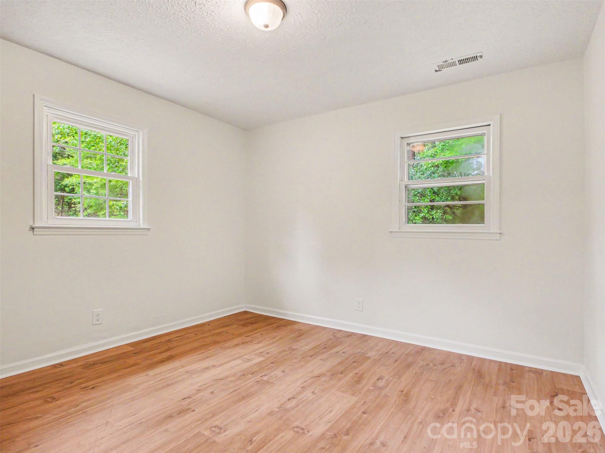 211 Lakeview Road — Cherryville