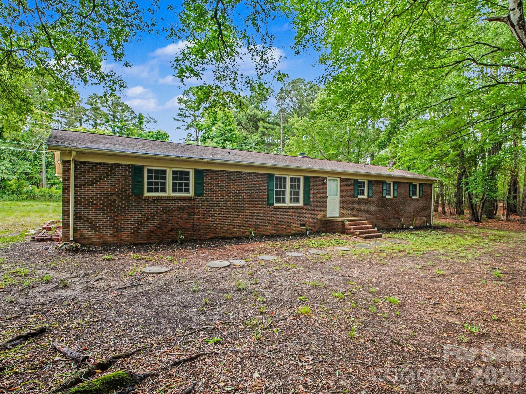 211 Lakeview Road — Cherryville