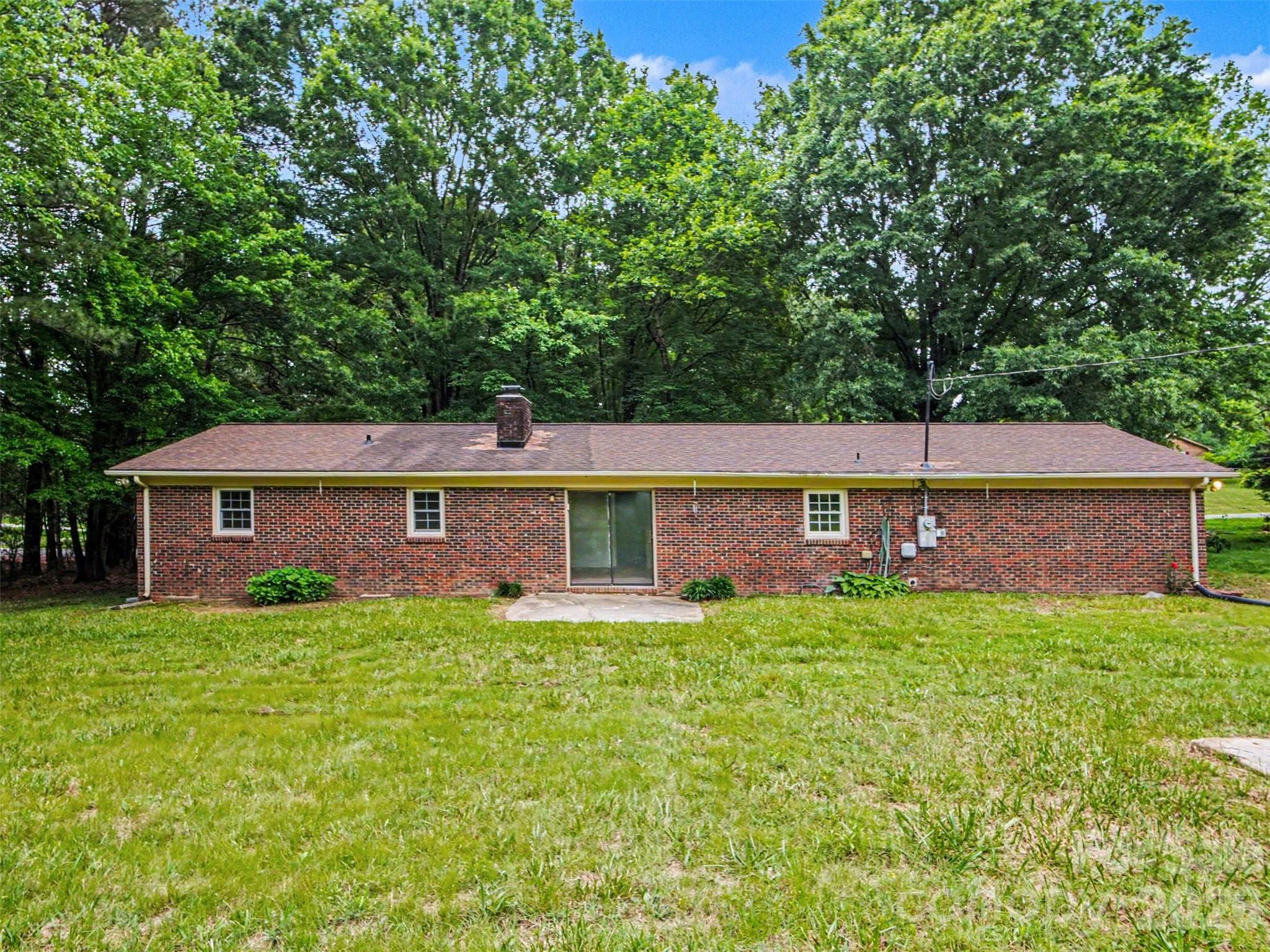 211 Lakeview Road — Cherryville