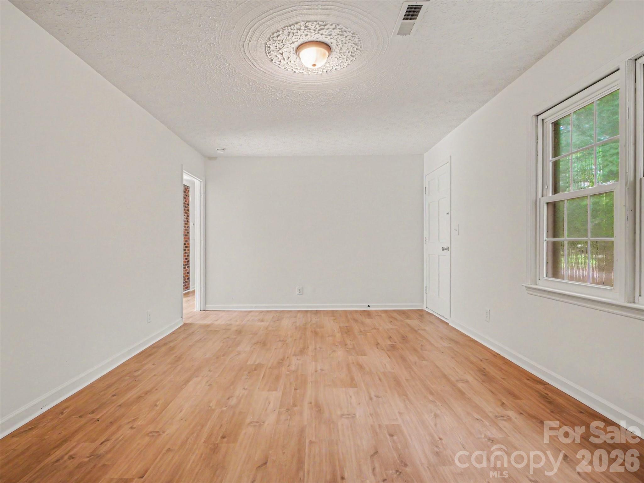 211 Lakeview Road — Cherryville