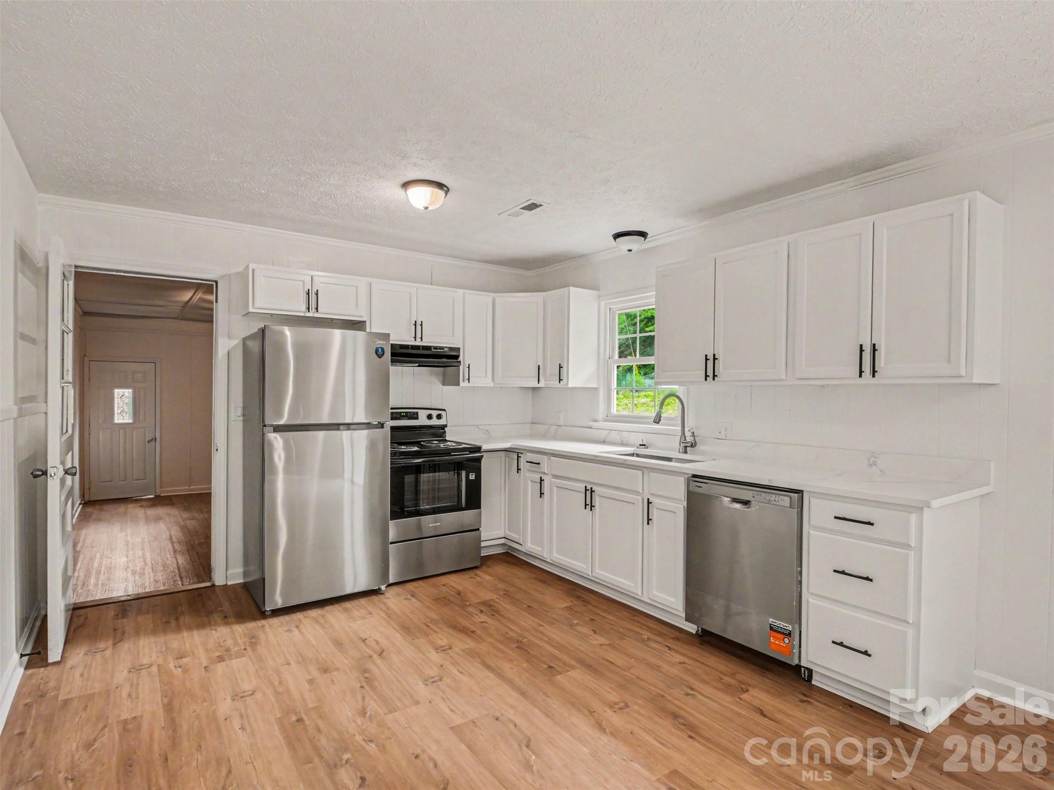 211 Lakeview Road — Cherryville