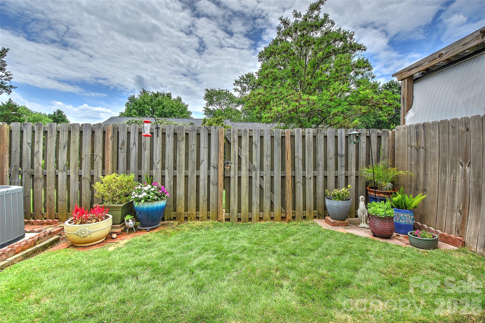 8333 Knights Bridge Road — Charlotte
