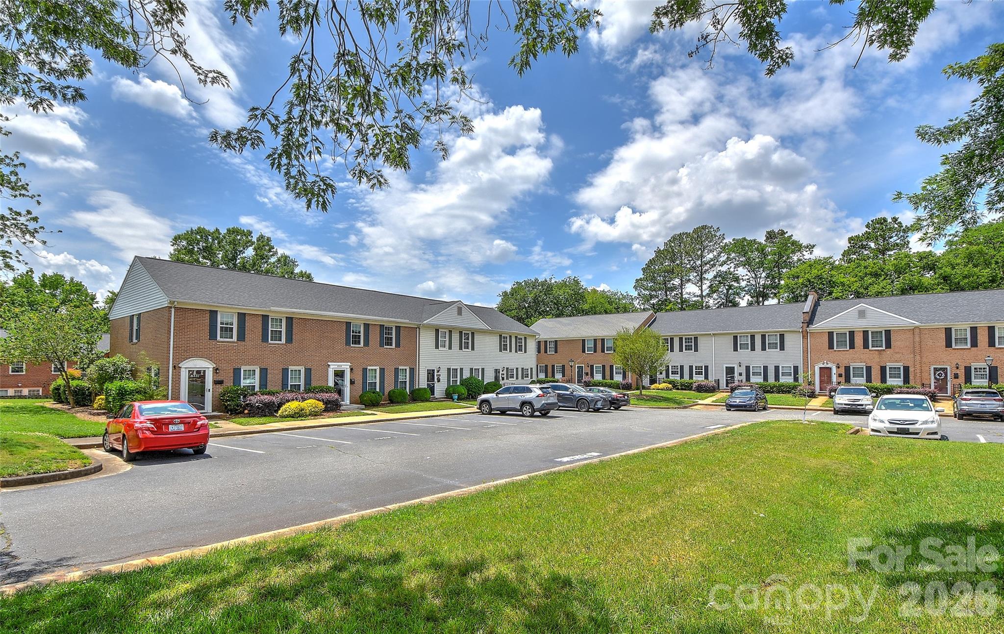 8333 Knights Bridge Road — Charlotte