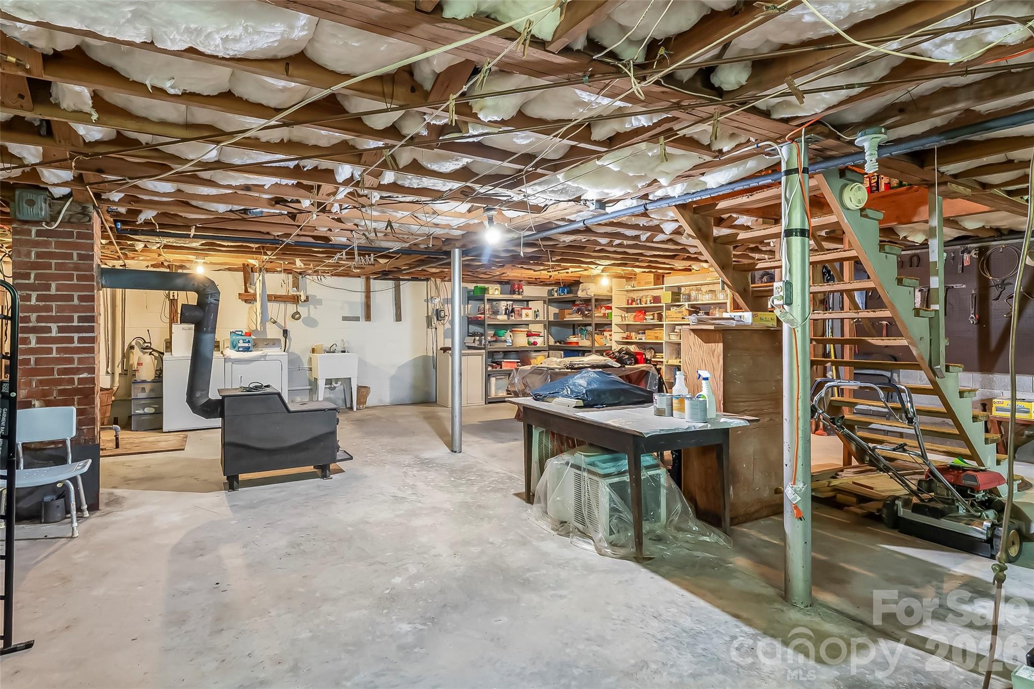 127 Stafford Road — Spruce Pine