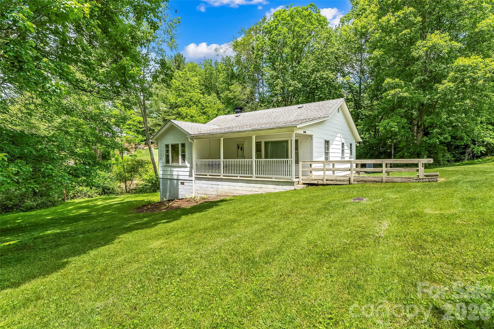 127 Stafford Road — Spruce Pine
