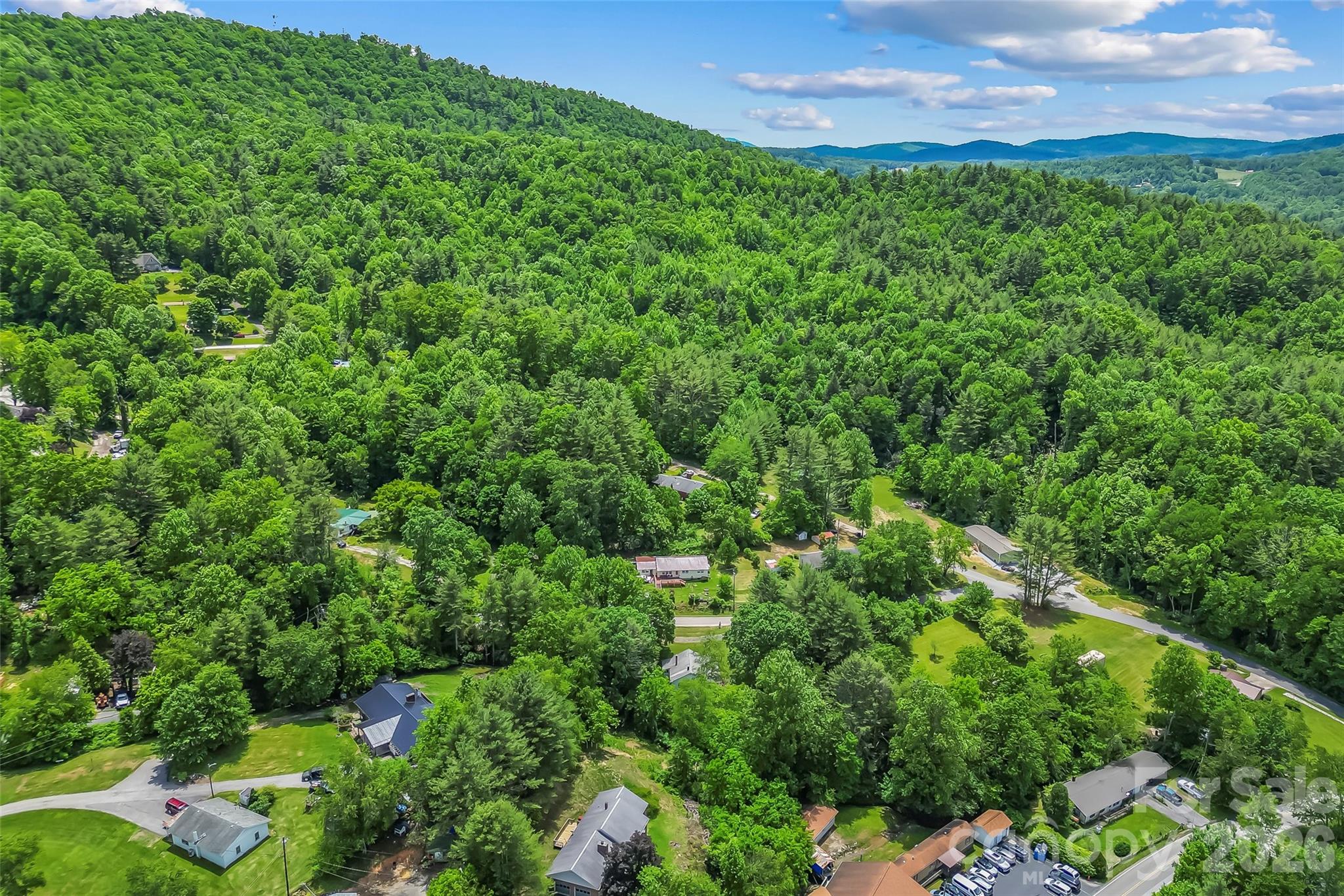 127 Stafford Road — Spruce Pine