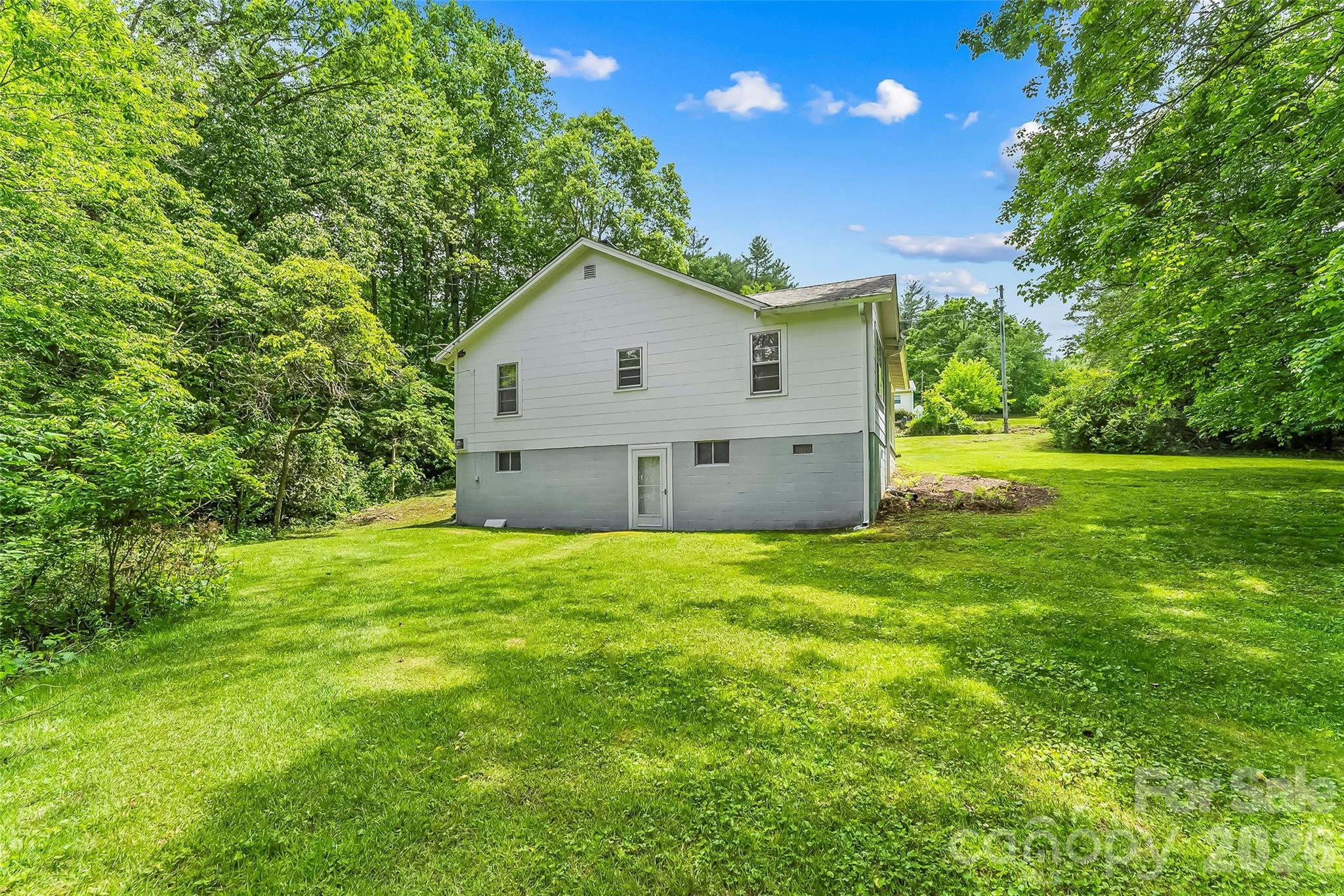 127 Stafford Road — Spruce Pine
