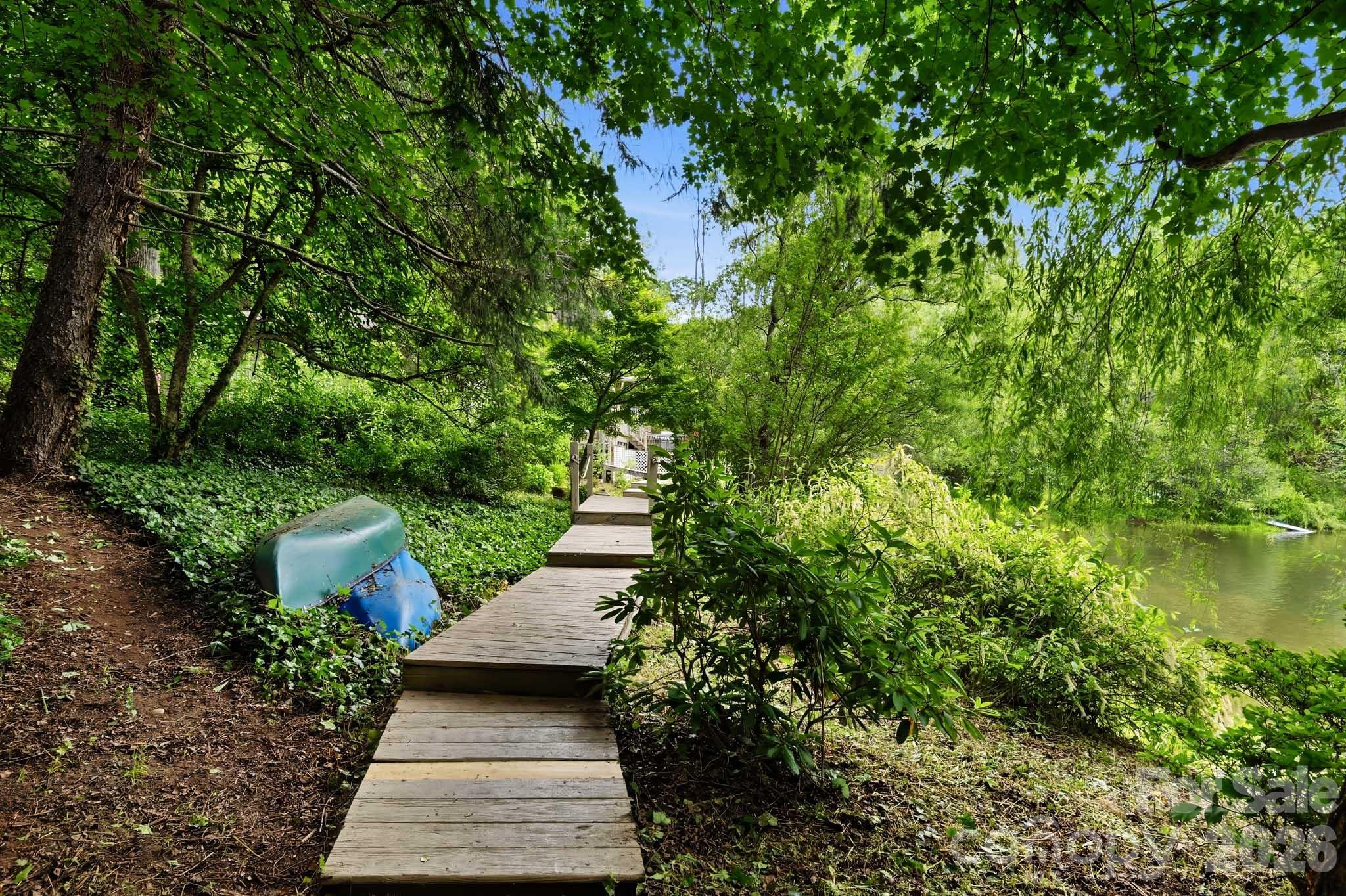11 Echo Lake Drive — Fairview