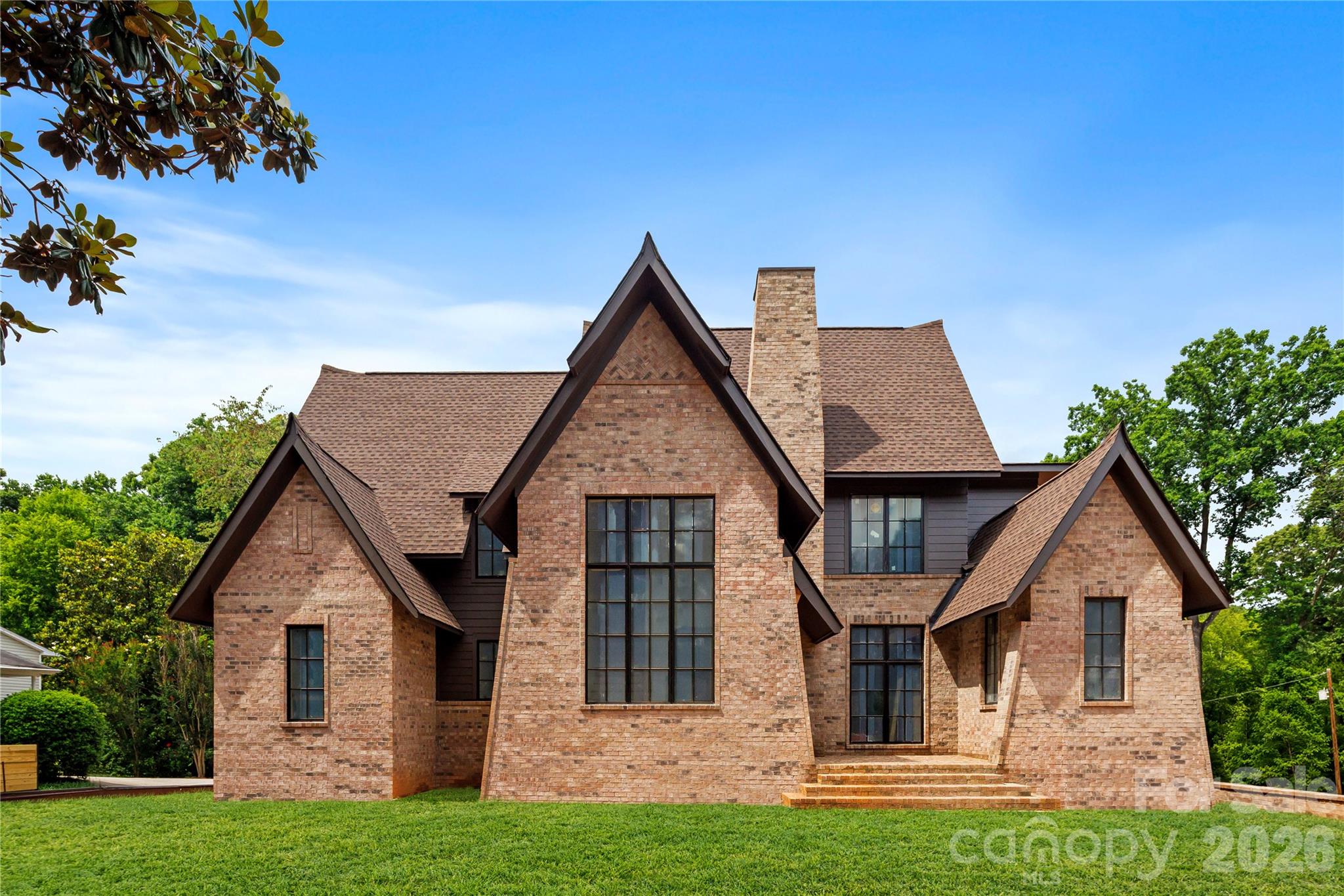 122 Lansdowne Road — Charlotte
