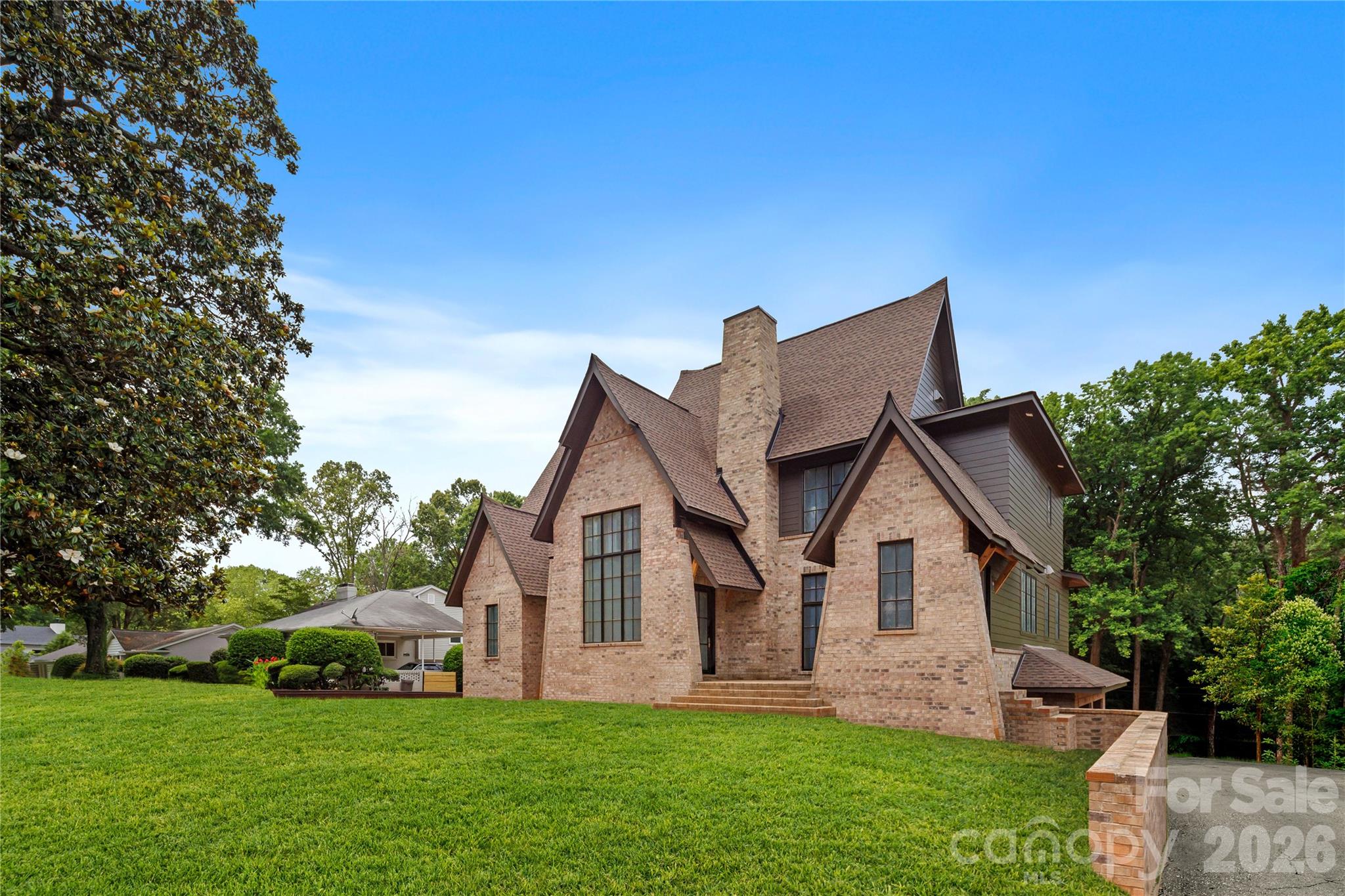 122 Lansdowne Road — Charlotte