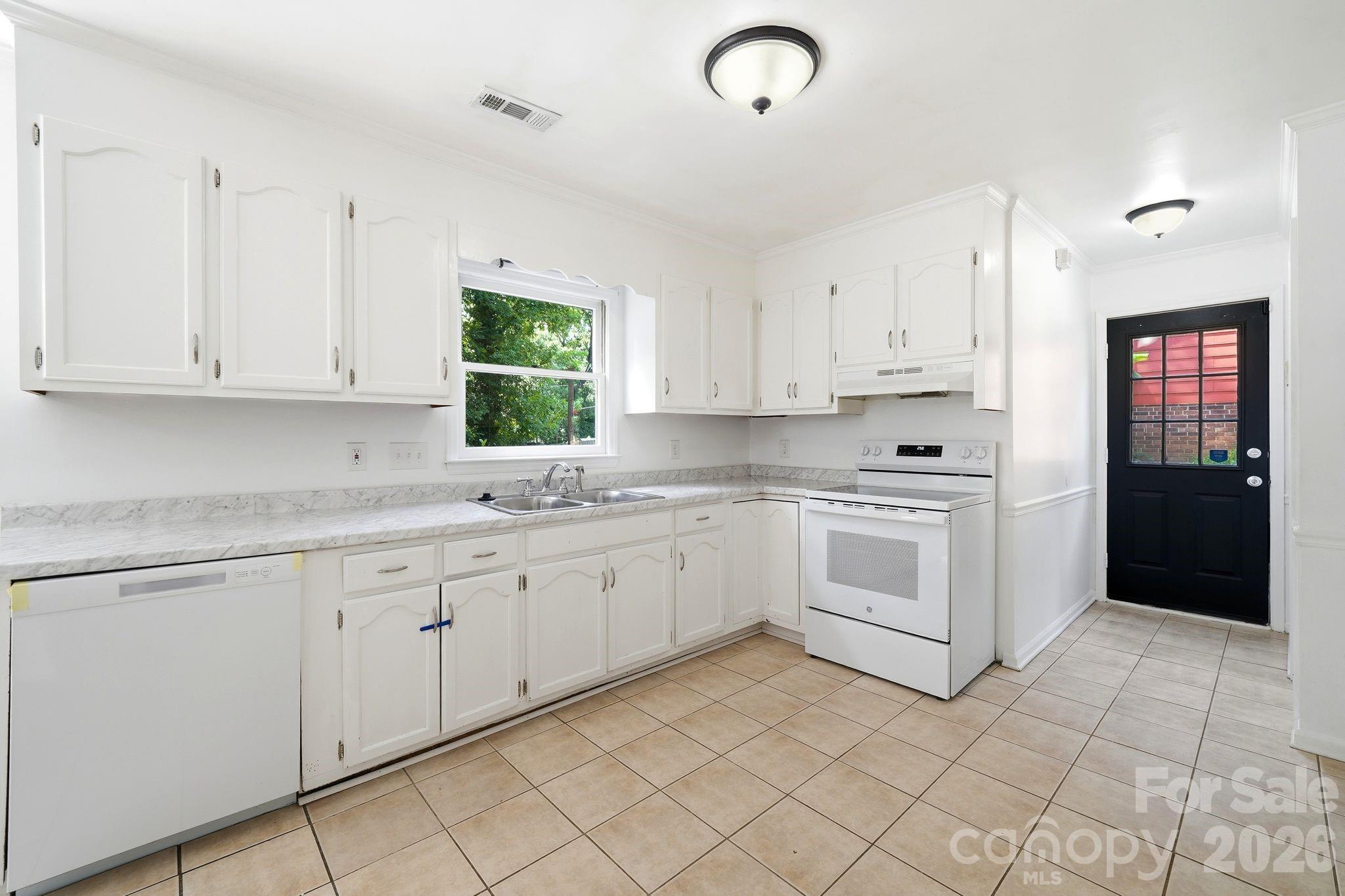 2819 Royal Ridge Lane — Charlotte