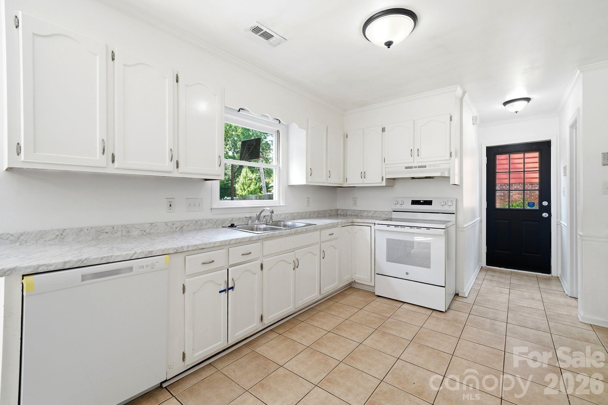 2819 Royal Ridge Lane — Charlotte