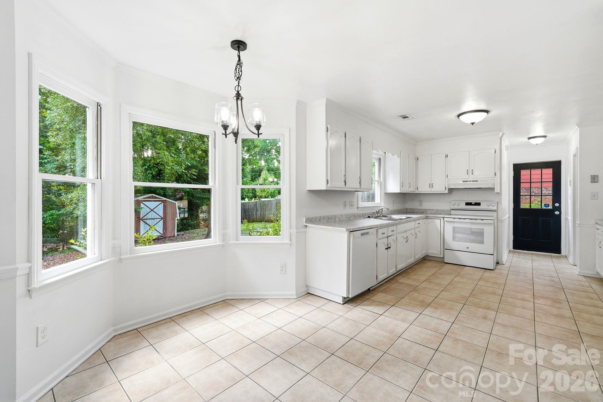 2819 Royal Ridge Lane — Charlotte