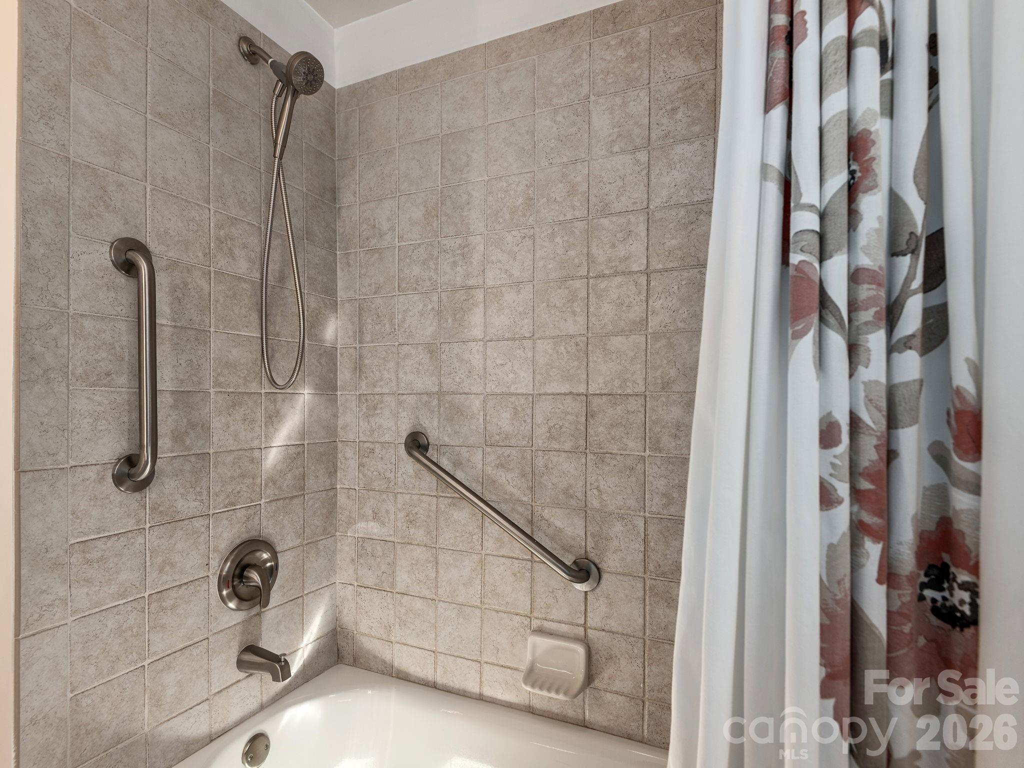 147 W Oakview Road — Asheville