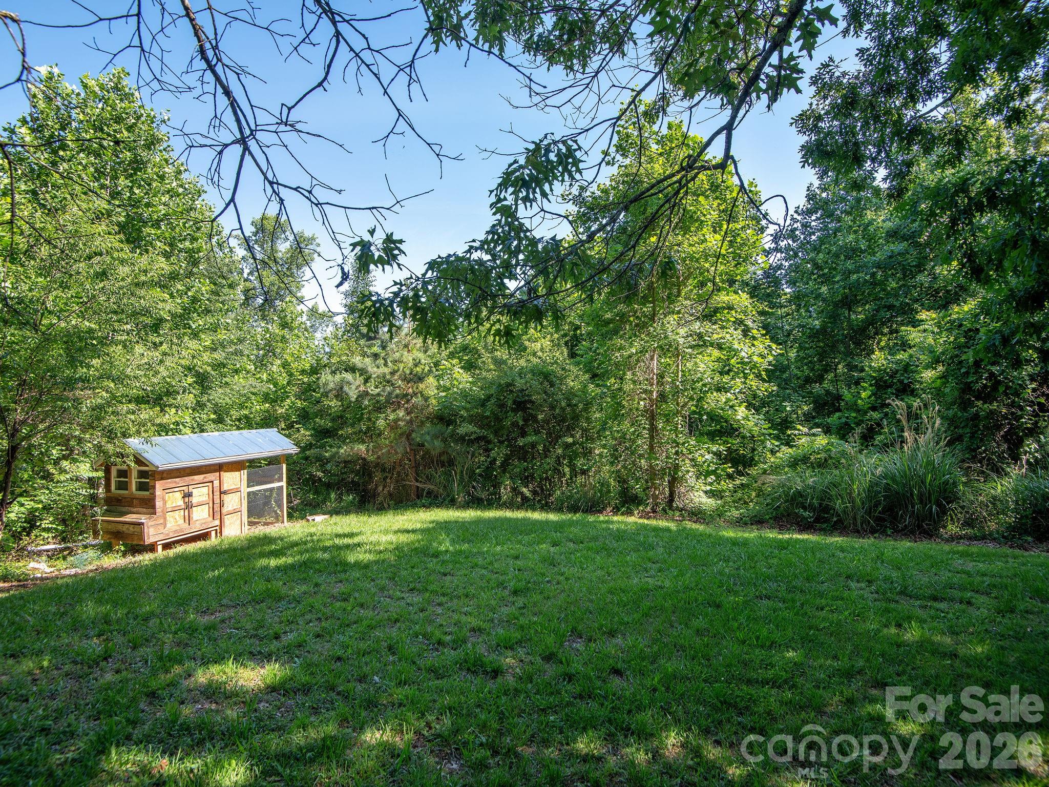 147 W Oakview Road — Asheville