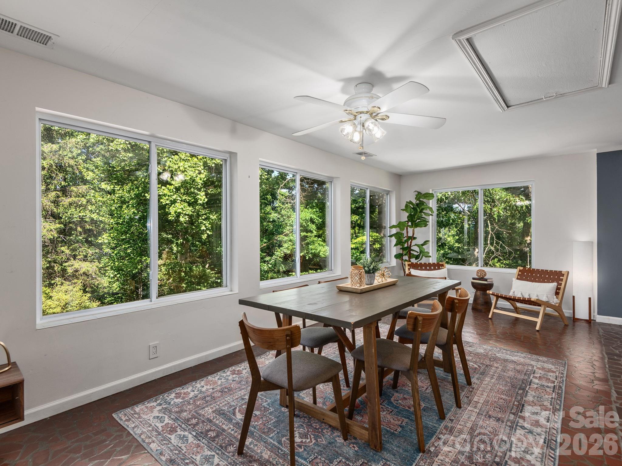 147 W Oakview Road — Asheville