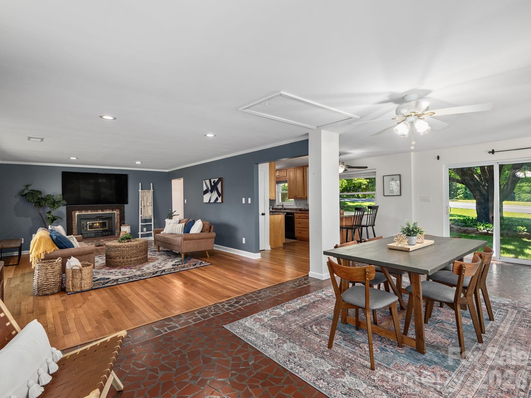 147 W Oakview Road — Asheville